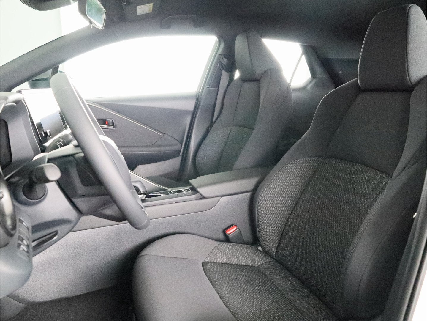 Toyota C-HR 1.8 Hybrid 140 Active | NIEUW & SNEL LEVERBAAR |, Auto's, 12 maanden, Stof, Zwart, 4 cilinders