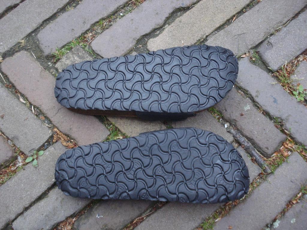 BIRKENSTOCK MADRID 38 ZWART NU GRATIS VERZENDING PER POST, Slippers, Verzenden, Zwart, Zo goed als nieuw