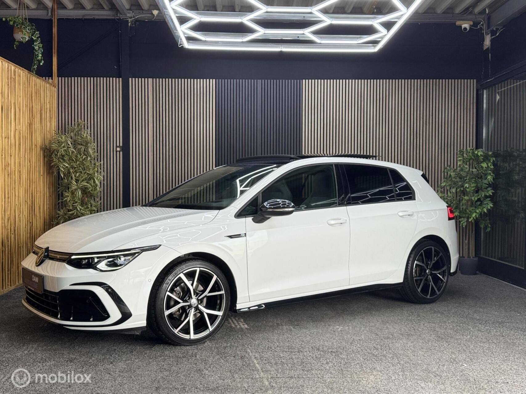 Volkswagen Golf 1.5 TSI R-Line|Pano|Matrix led|Hud|Harman, Auto's, 4 cilinders, 1246 kg, Wit, Bedrijf