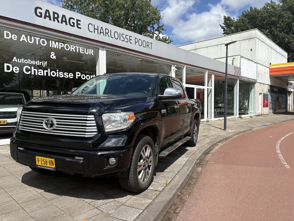 Toyota Tundra 5.7 V8 Crew. Plat BE TREKKER (bj 2017), Automaat, Gebruikt, Automatische klimaatregeling, Zwart