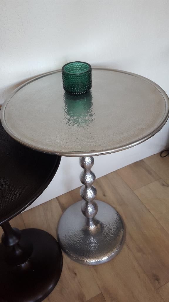 Aluminium bijzettafeltje 59 cm hoog, Huis en Inrichting, Tafels | Bijzettafels, Metaal of Aluminium, Rond, 55 tot 75 cm, Zo goed als nieuw