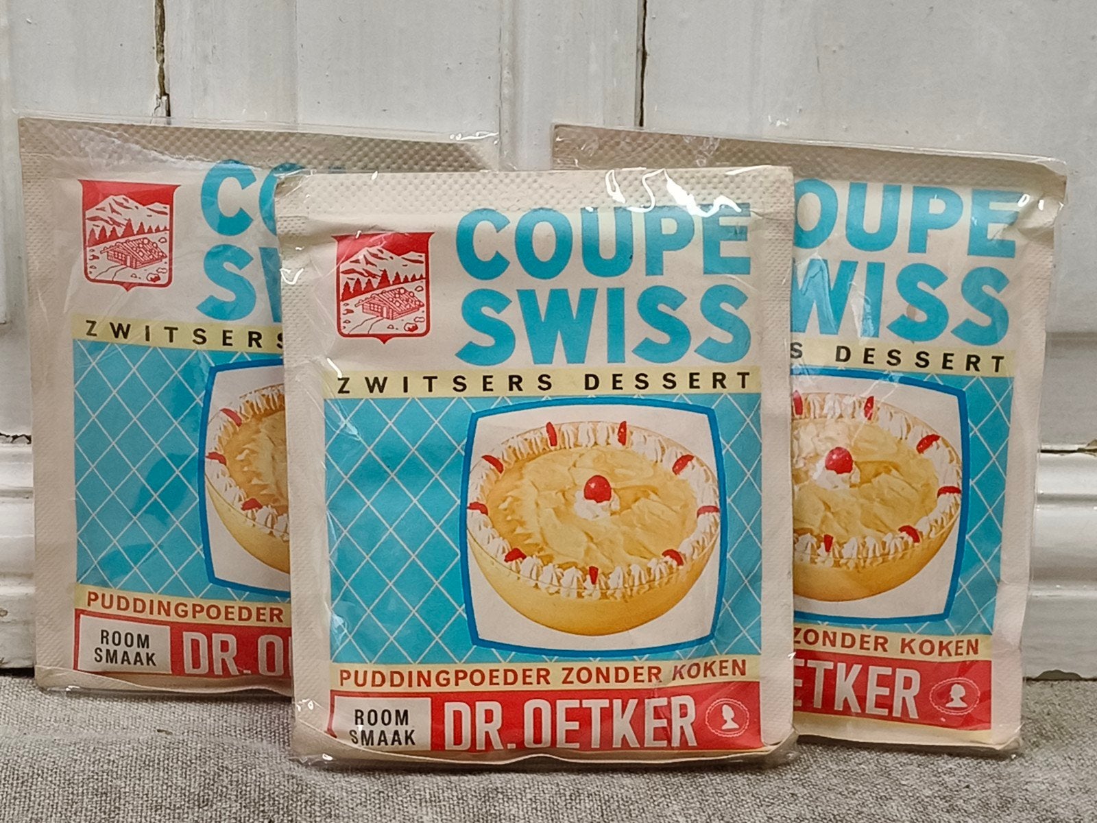 Oude zakjes Coupe Swiss puddingpoeder dr. Oetker, Ophalen of Verzenden