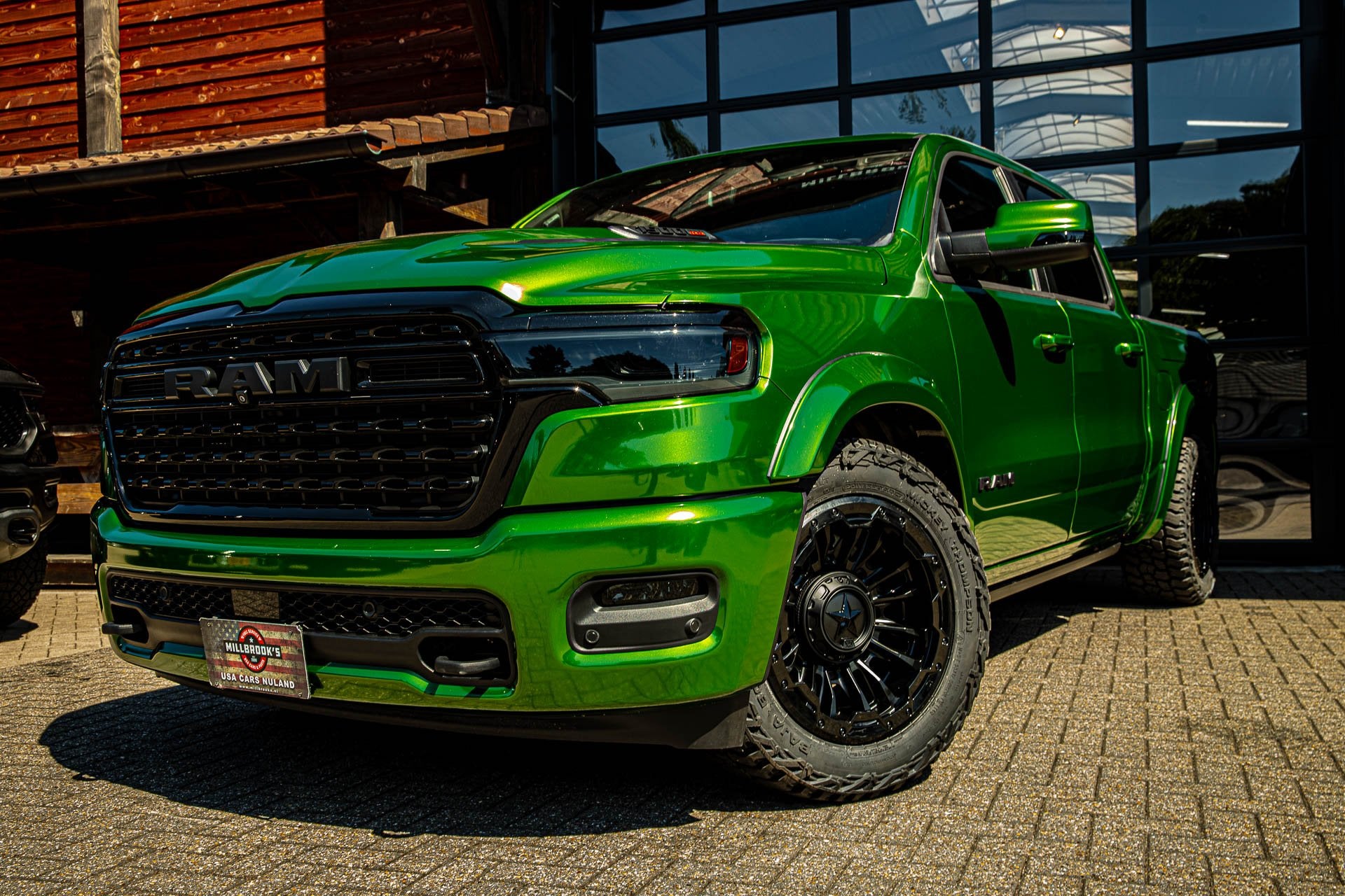 Dodge Ram 1500 Limited Greenhulkane 540 PK Greenhulkane, Automaat, 4 stoelen, Zwart, Leder