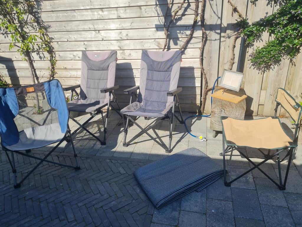 Complete kampeeruitrusting: stoelen, servies en meer!, Caravans en Kamperen, Ophalen of Verzenden, Zo goed als nieuw