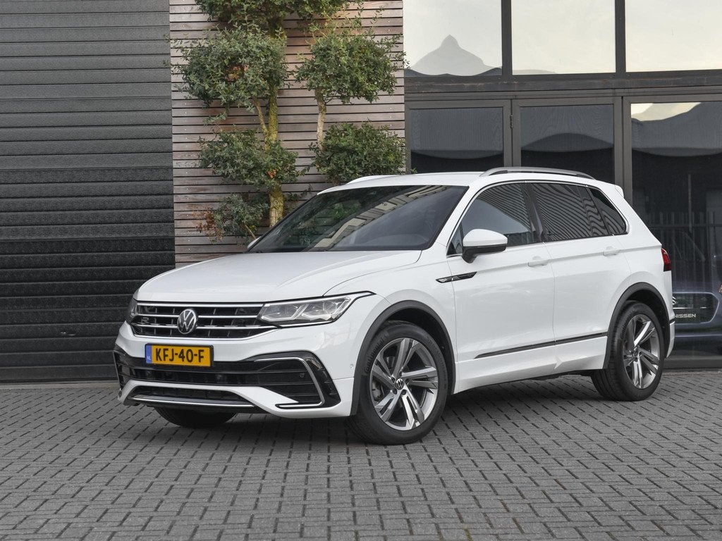 Volkswagen Tiguan 1.5 TSI R-Line Navi Camra ACC 19 Inch Velg, 1441 kg, Stof, Euro 6, 4 cilinders