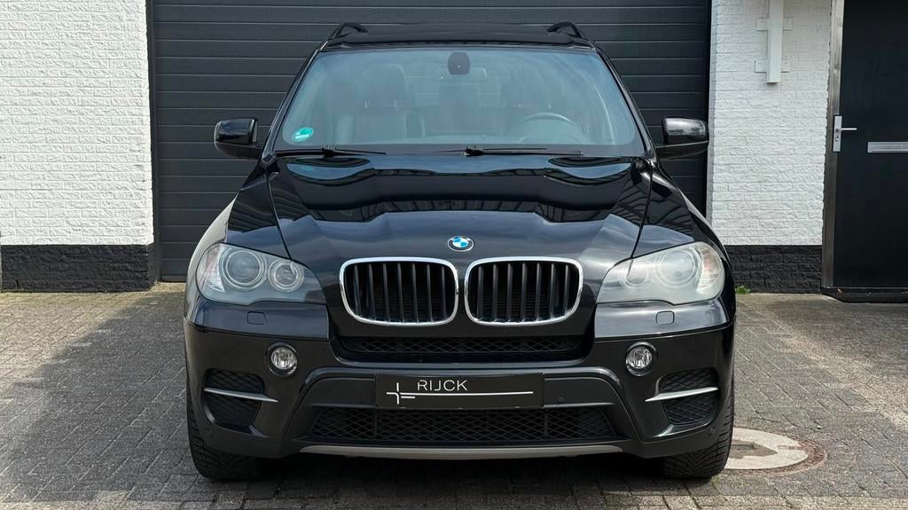 BMW X5 3.5i xDrive High Executive | Pano | CarPlay | Camera, Auto's, BMW, Gebruikt, Zwart, Bedrijf, Vierwielaandrijving