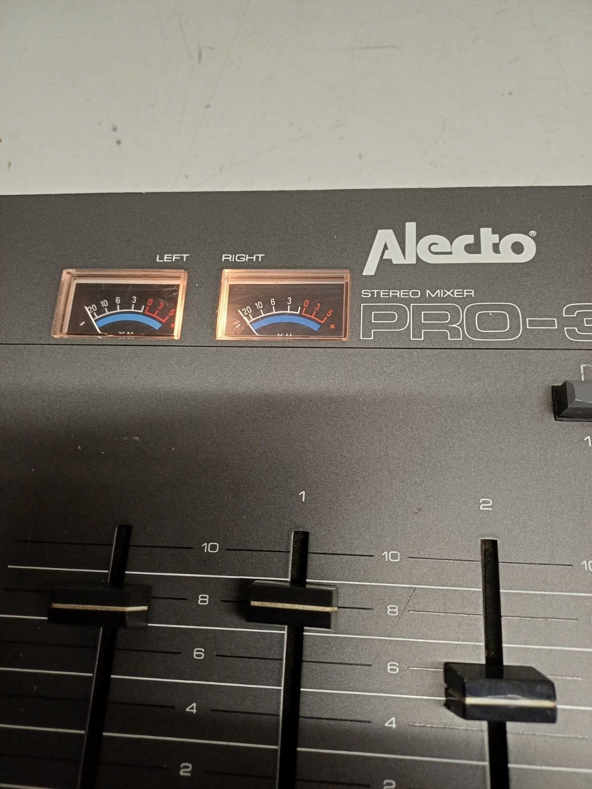 Alecto PRO-33 Stereo Mixer - Goede Staat, Ophalen of Verzenden, Gebruikt, Overige merken
