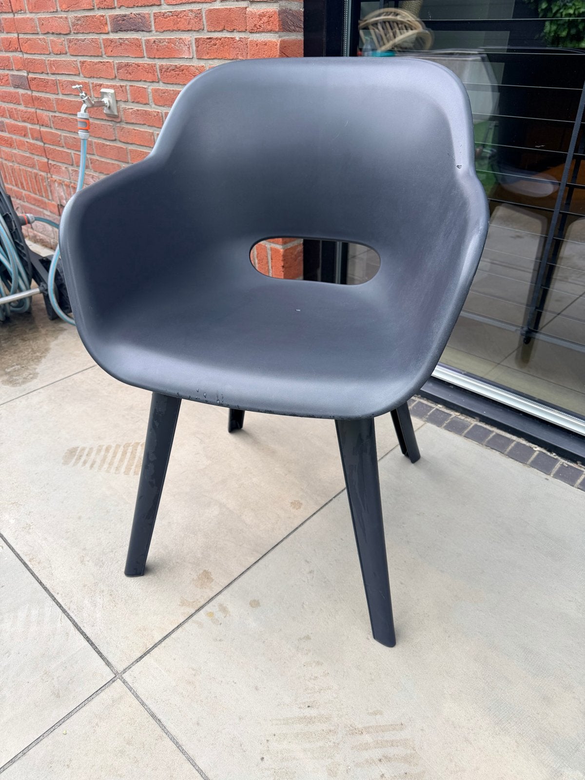 2x Allibert Tuinstoelen - Stapelbaar en Comfortabel, Ophalen of Verzenden, Gebruikt, Kunststof, Stapelbaar