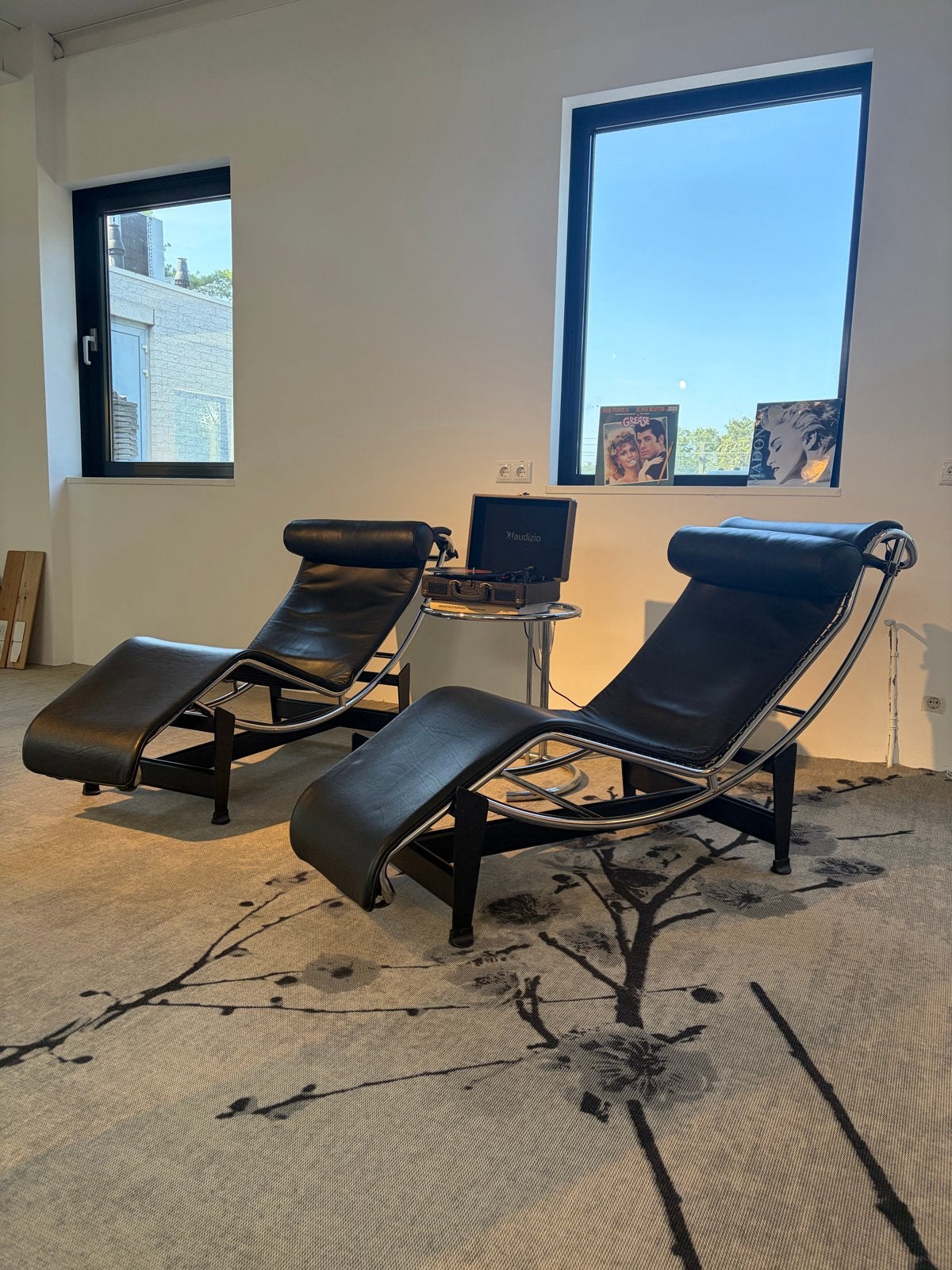 2x Chaise Longue met - Zwart leer met bijzettafel CLASSICON, Huis en Inrichting, Fauteuils, Ophalen, Leer, Zo goed als nieuw, 75 tot 100 cm