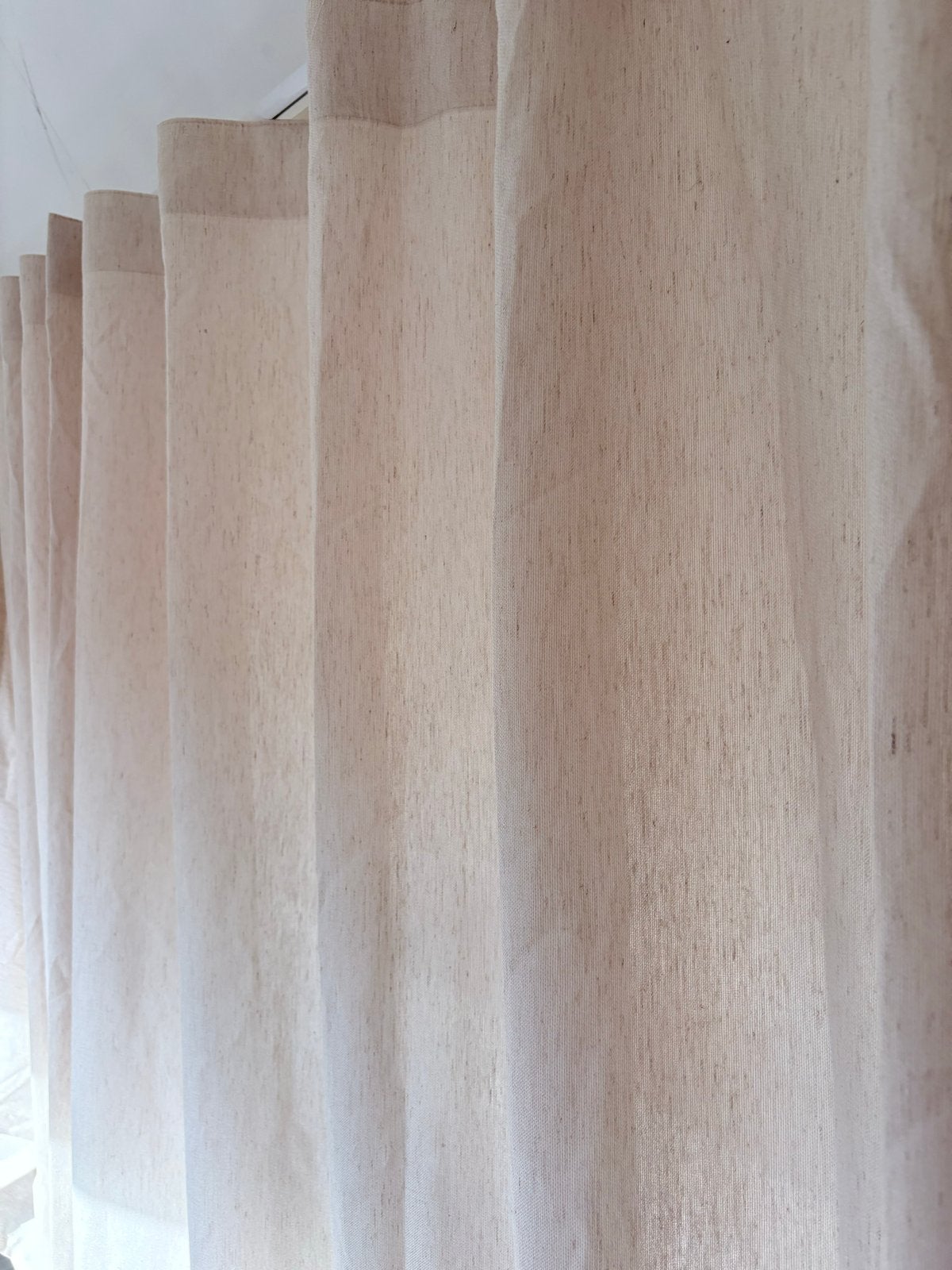8321 Inbetween gordijnen licht beige wave plooi 450x263 cm, Ophalen of Verzenden, Beige, Inbetween gordijn, Lichtdoorlatend