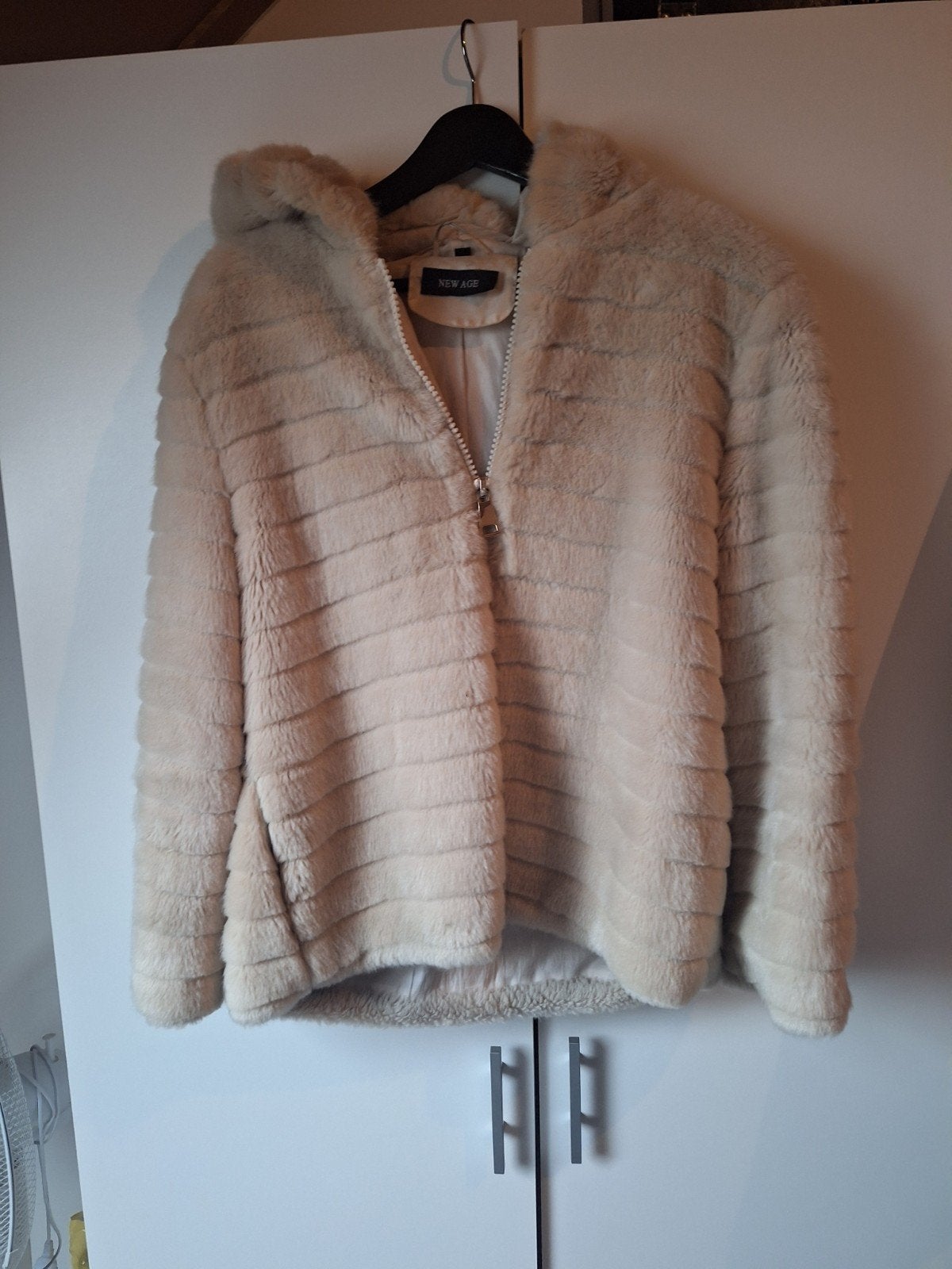 Jas fake fur, Beige, Maat 42/44 (L), Ophalen of Verzenden, Zo goed als nieuw