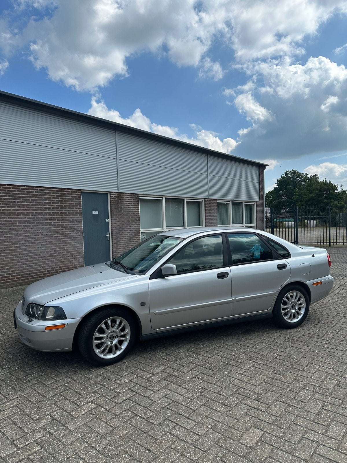 Volvo S40 2.0 I 16V 2005 Grijs, Auto's, Volvo, Voorwielaandrijving, 136 pk, 1948 cc, 4 cilinders