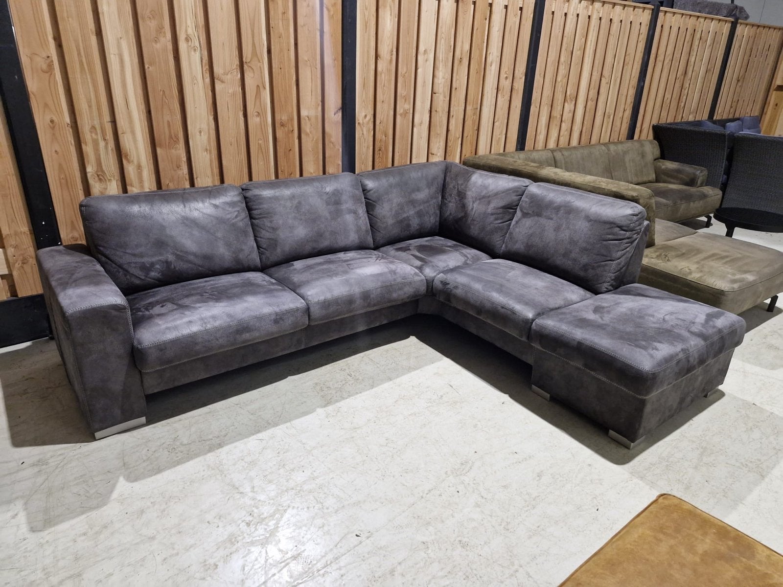Schitterende antraciete microleder hoekbank in nieuwstaat, Huis en Inrichting, Ophalen, 100 tot 125 cm, ., Hoekbank