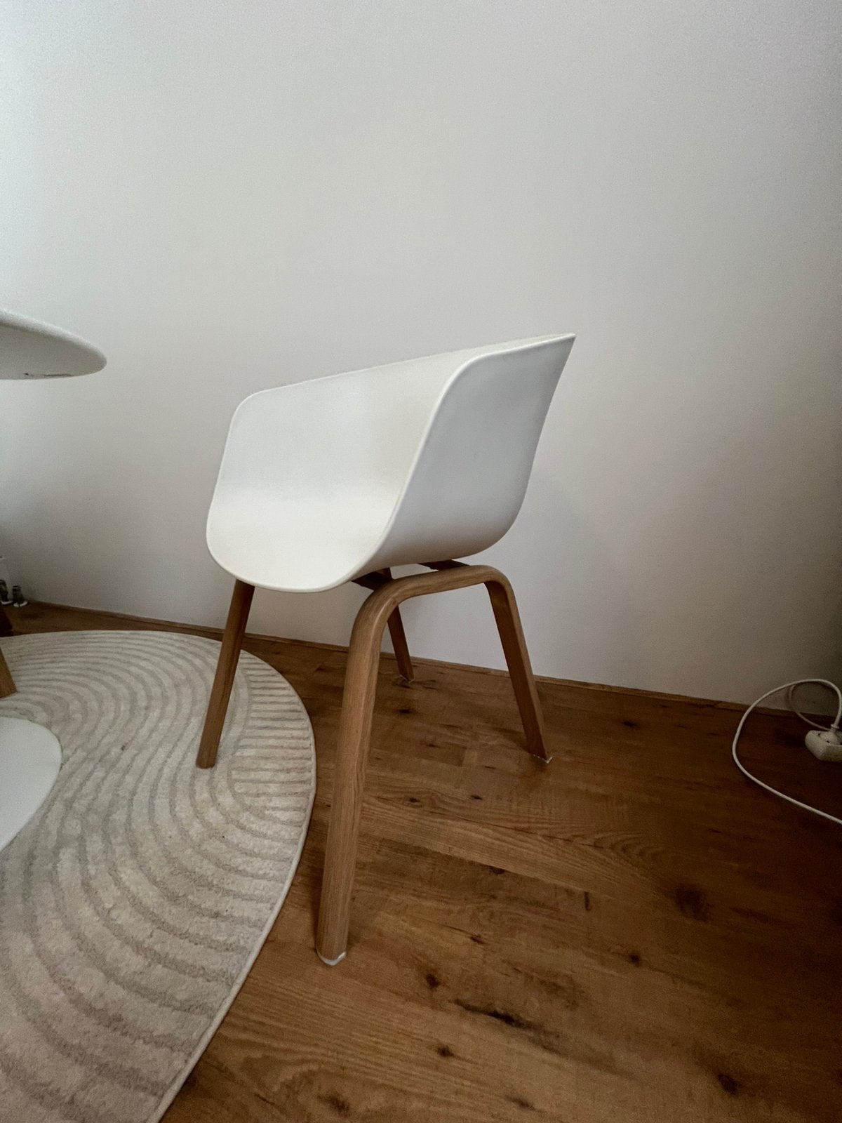 Zeer nette 4x witte kunstof kuipstoelen., Huis en Inrichting, Stoelen, Ophalen, Kunststof, Wit, Zo goed als nieuw
