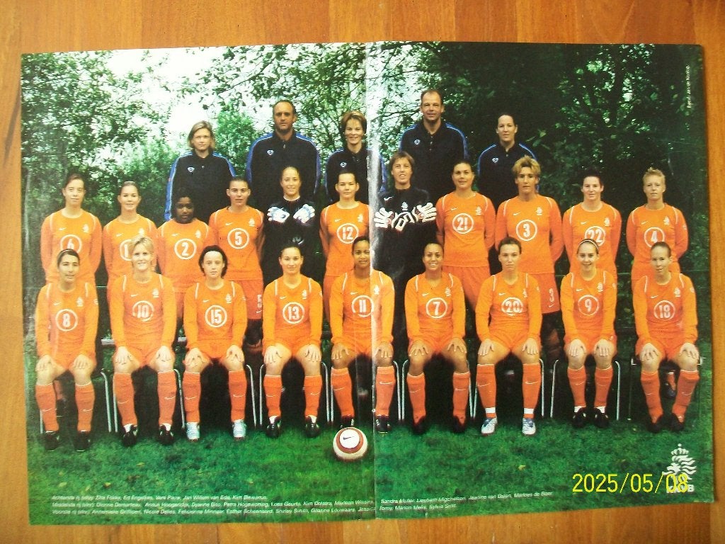 Poster Oranje damesteam 2005 - 2006, Verzamelen, Sportartikelen en Voetbal, Verzenden, Zo goed als nieuw, Poster, Plaatje of Sticker