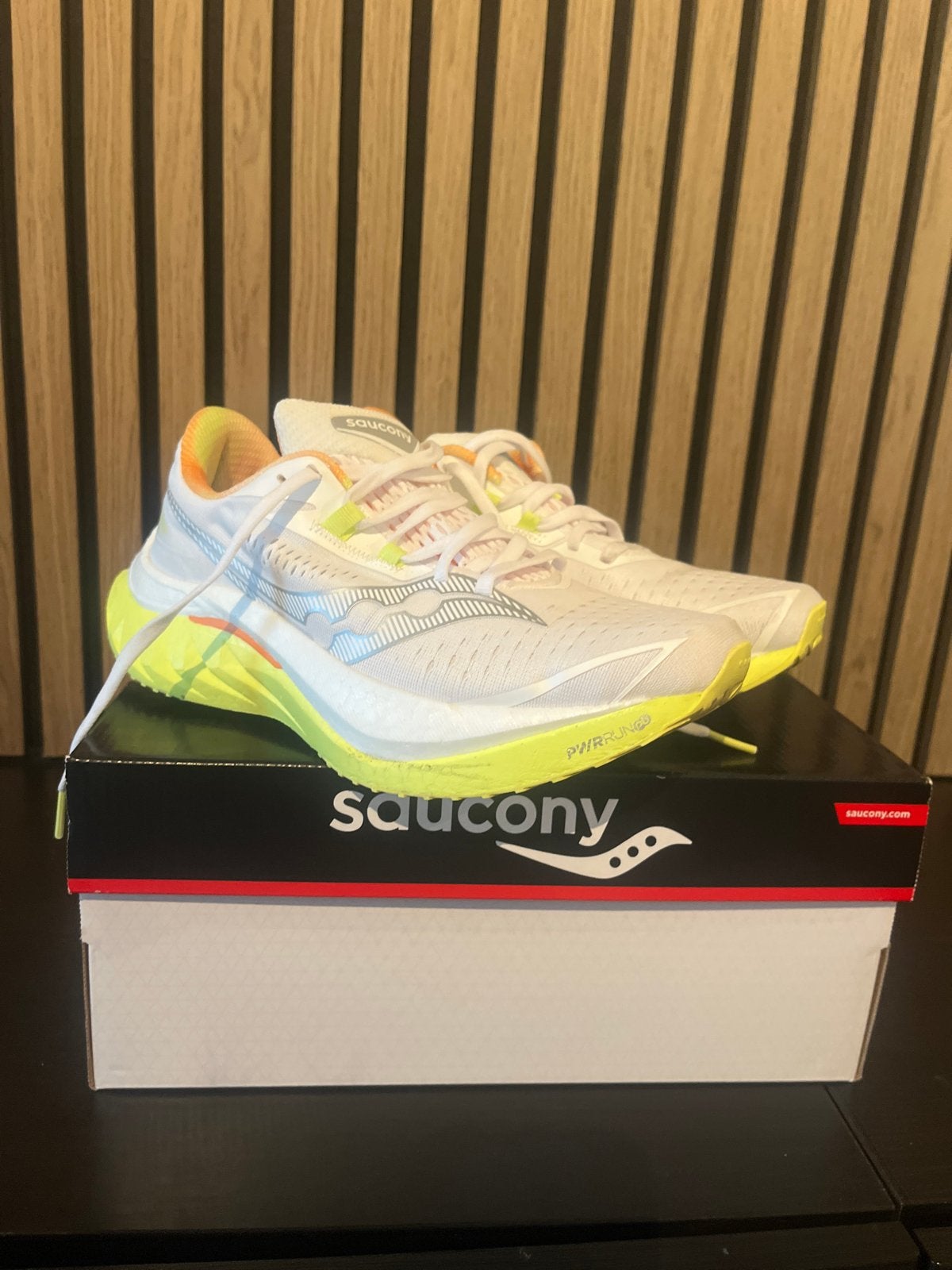 Saucony Endorphin Speed 4 Hardloopschoenen Dames, Kleding | Dames, Schoenen, Zo goed als nieuw, Sportschoenen, Wit, Ophalen