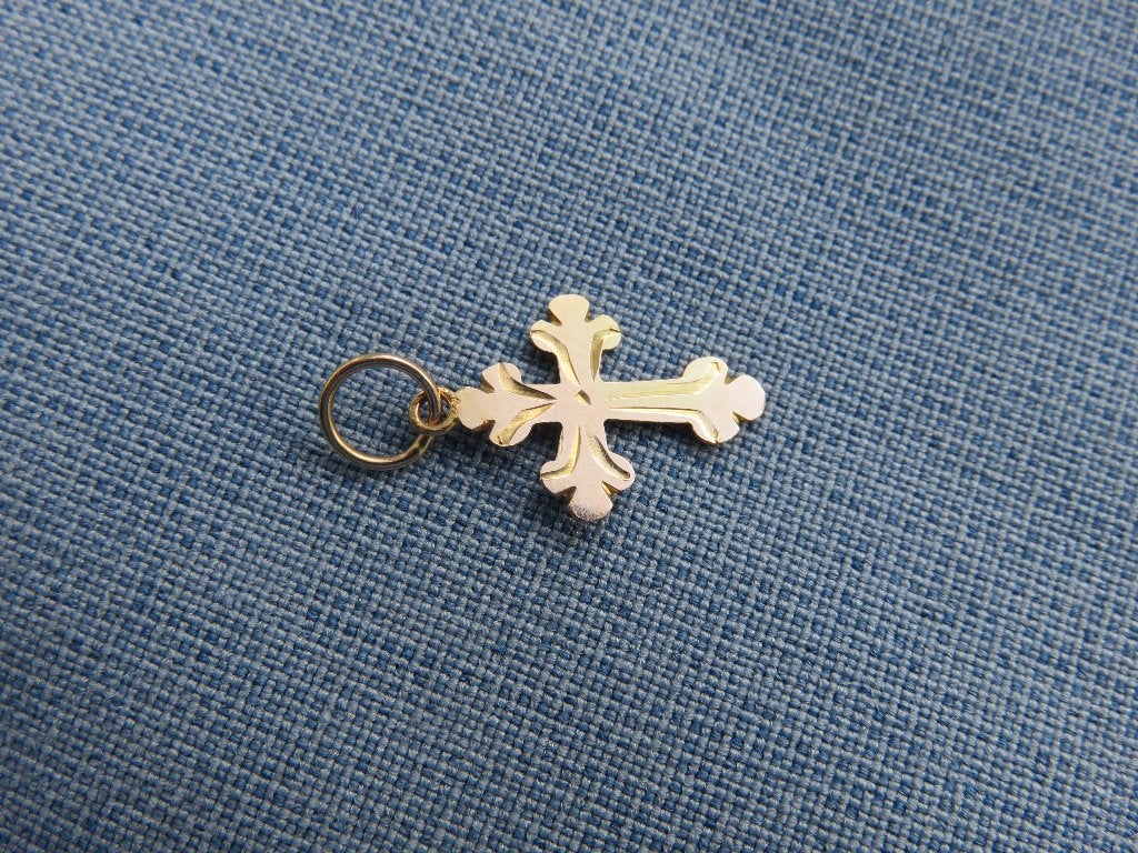 Kruis hangertje in goud - bodemvondst, Sieraden, Tassen en Uiterlijk, Kettinghangers, Ophalen of Verzenden, Zo goed als nieuw