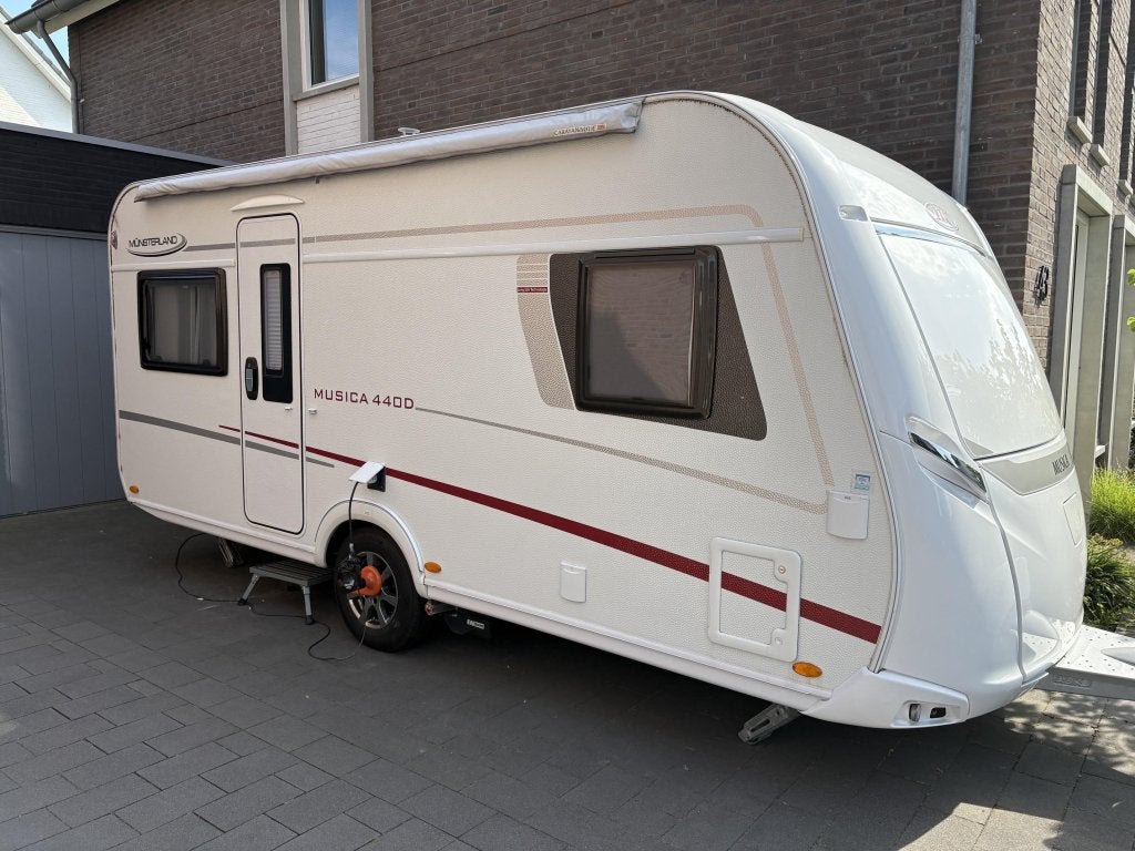 LMC Musica 440D (1056581), Caravans en Kamperen, Rondzit, Koelkast, Particulier, Overige typen