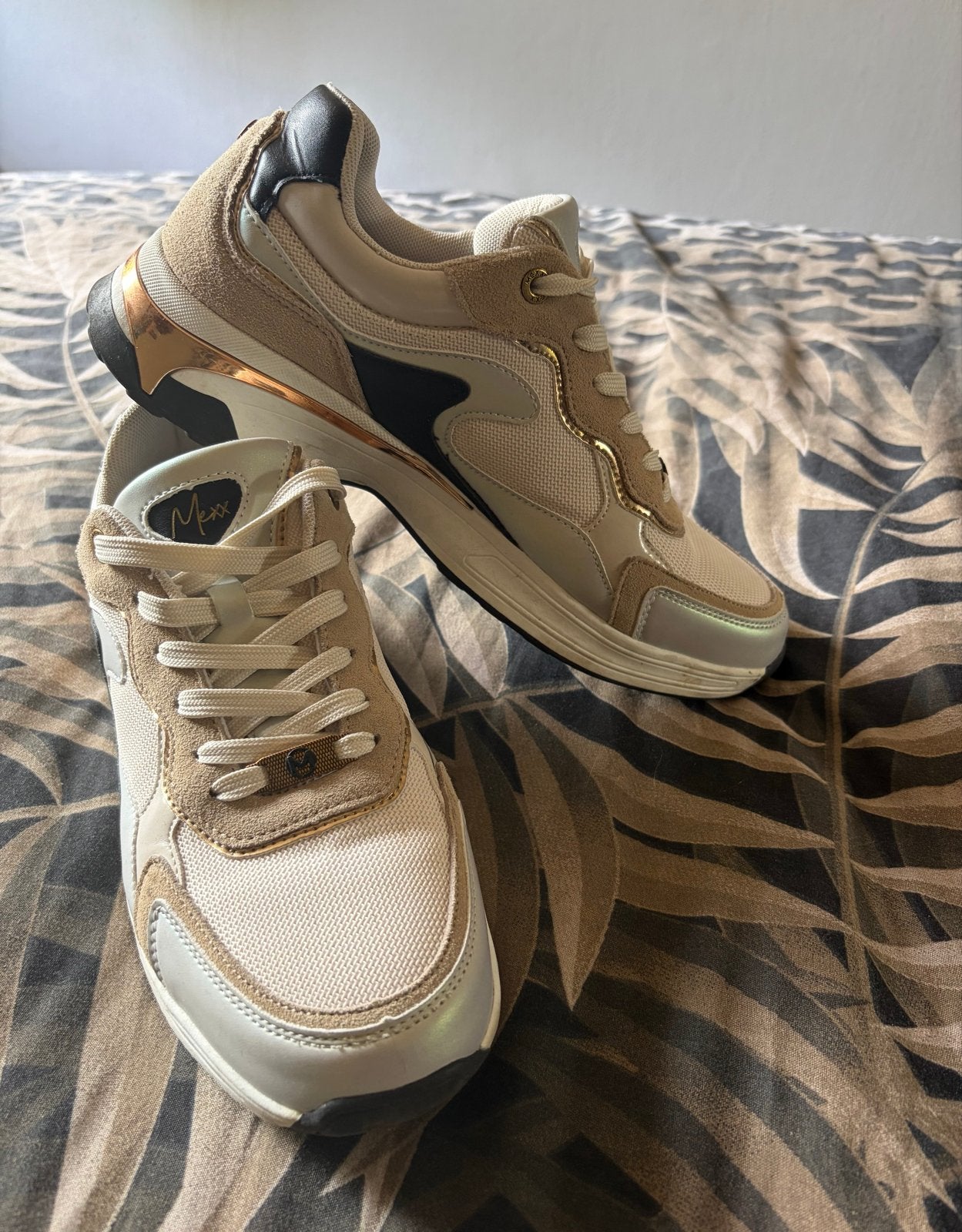 Stijlvolle Mexx sneakers maat 42, Kleding | Dames, Schoenen, Ophalen of Verzenden, Nieuw, Beige, Sneakers of Gympen