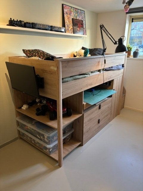 Hoogslaper met bureau en opbergruimte - zo goed als nieuw, Huis en Inrichting, Slaapkamer | Stapelbedden en Hoogslapers, Ophalen