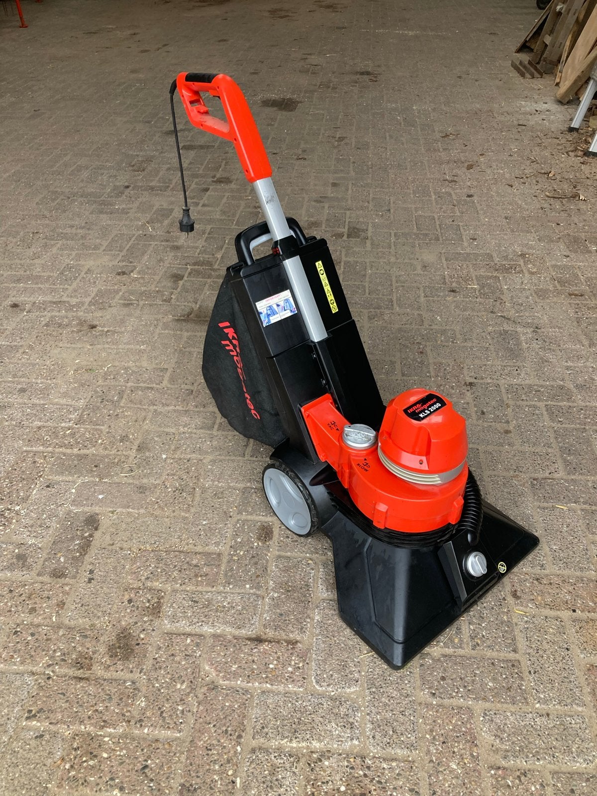 IKRA Mogatec KLS 2000 Elektrische Bladblazer/Zuiger, Ophalen, Gebruikt, Handgedragen, Met opvangzak