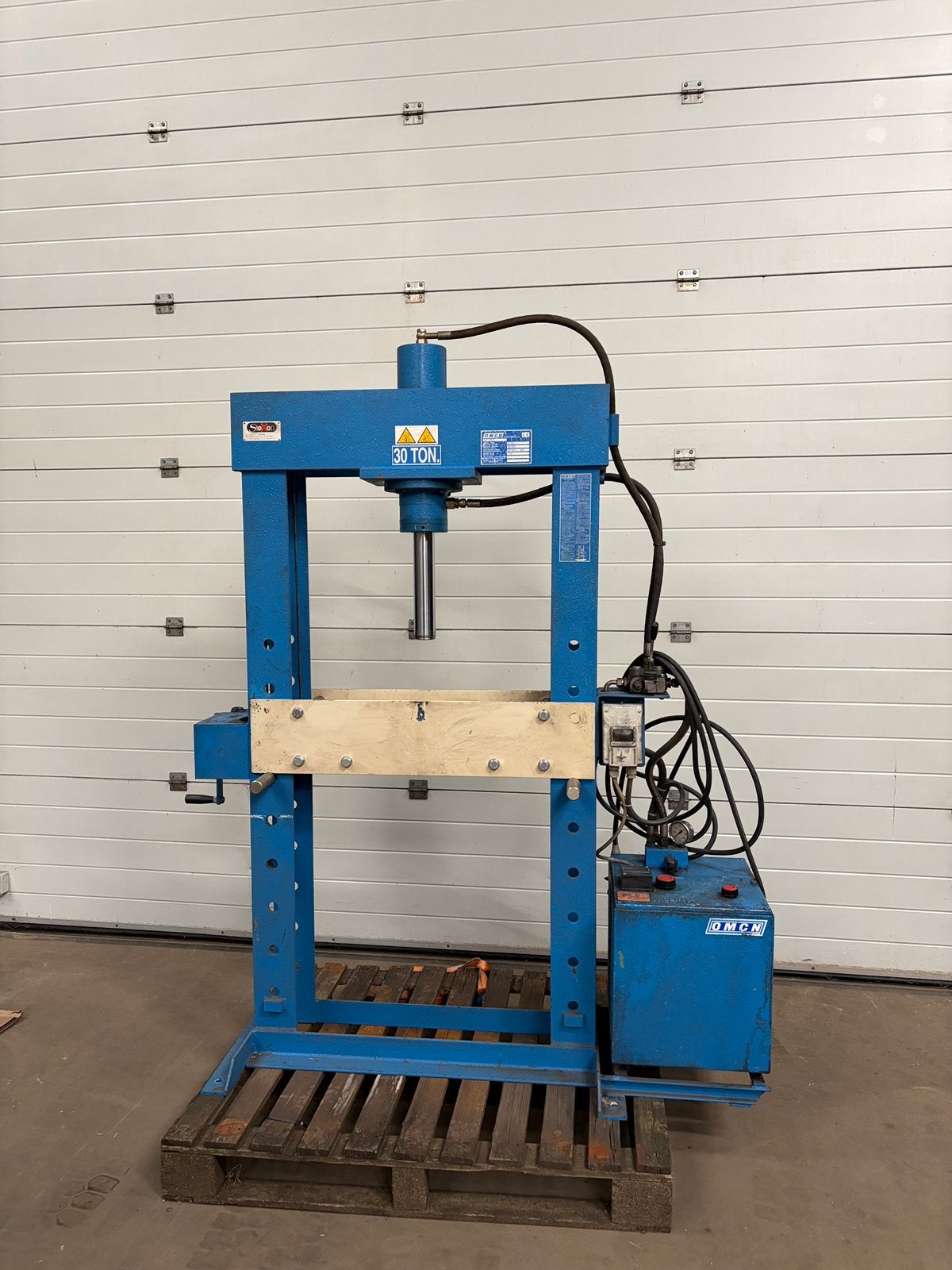Pers 30T werkplaatspers garagepers raamwerkpers brootspers, Auto diversen, Autogereedschap, Ophalen