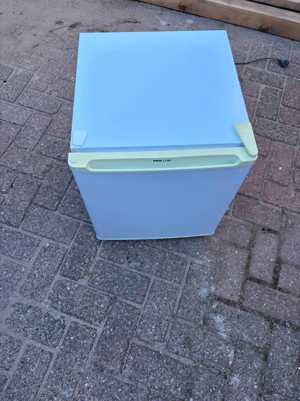 Compacte Proline koelkast met vriesvak, Witgoed en Apparatuur, Koelkasten en IJskasten, Ophalen, Gebruikt, Minder dan 75 liter