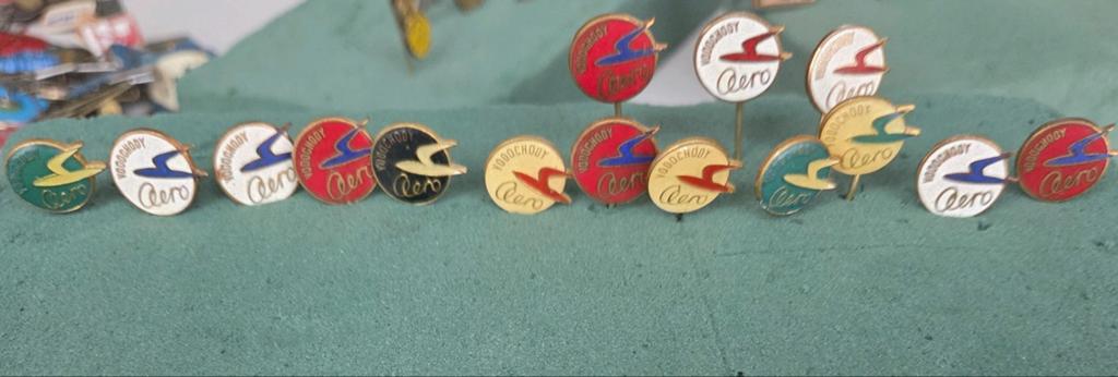 Vintage AERO Vodochody speldjes/pins, Ophalen of Verzenden, Gebruikt, Transport, Speldje of Pin