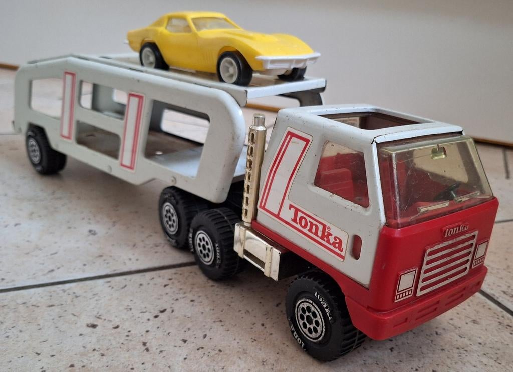 Vintage Tonka autotransporter met gele Corvette, Kinderen en Baby's, Speelgoed | Speelgoedvoertuigen, Gebruikt, Ophalen of Verzenden