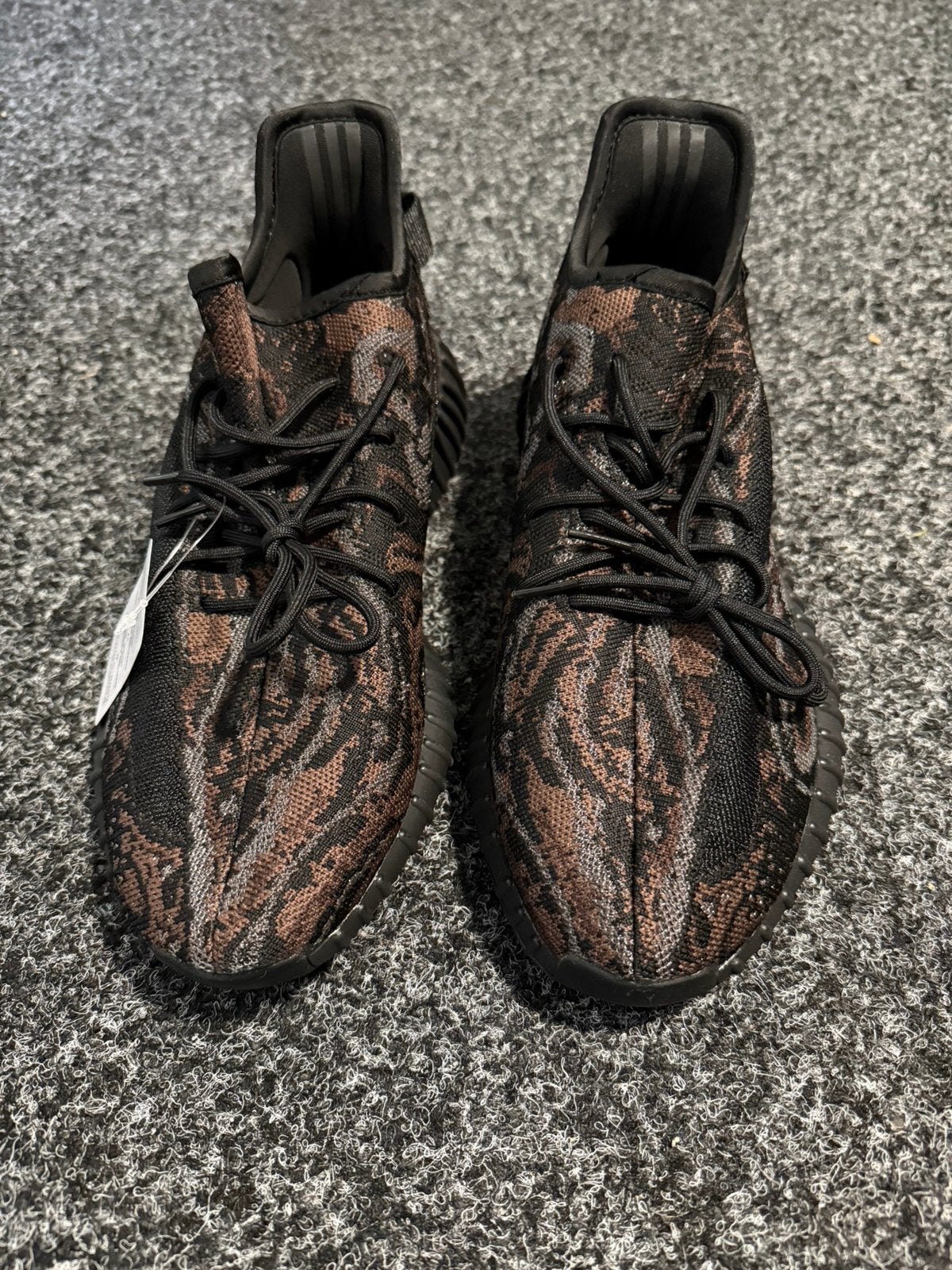 Jeezy 350 Adidas sneakers bulk partij 10 stuks NIEUW!, Ophalen of Verzenden, Zo goed als nieuw, Overige kleuren