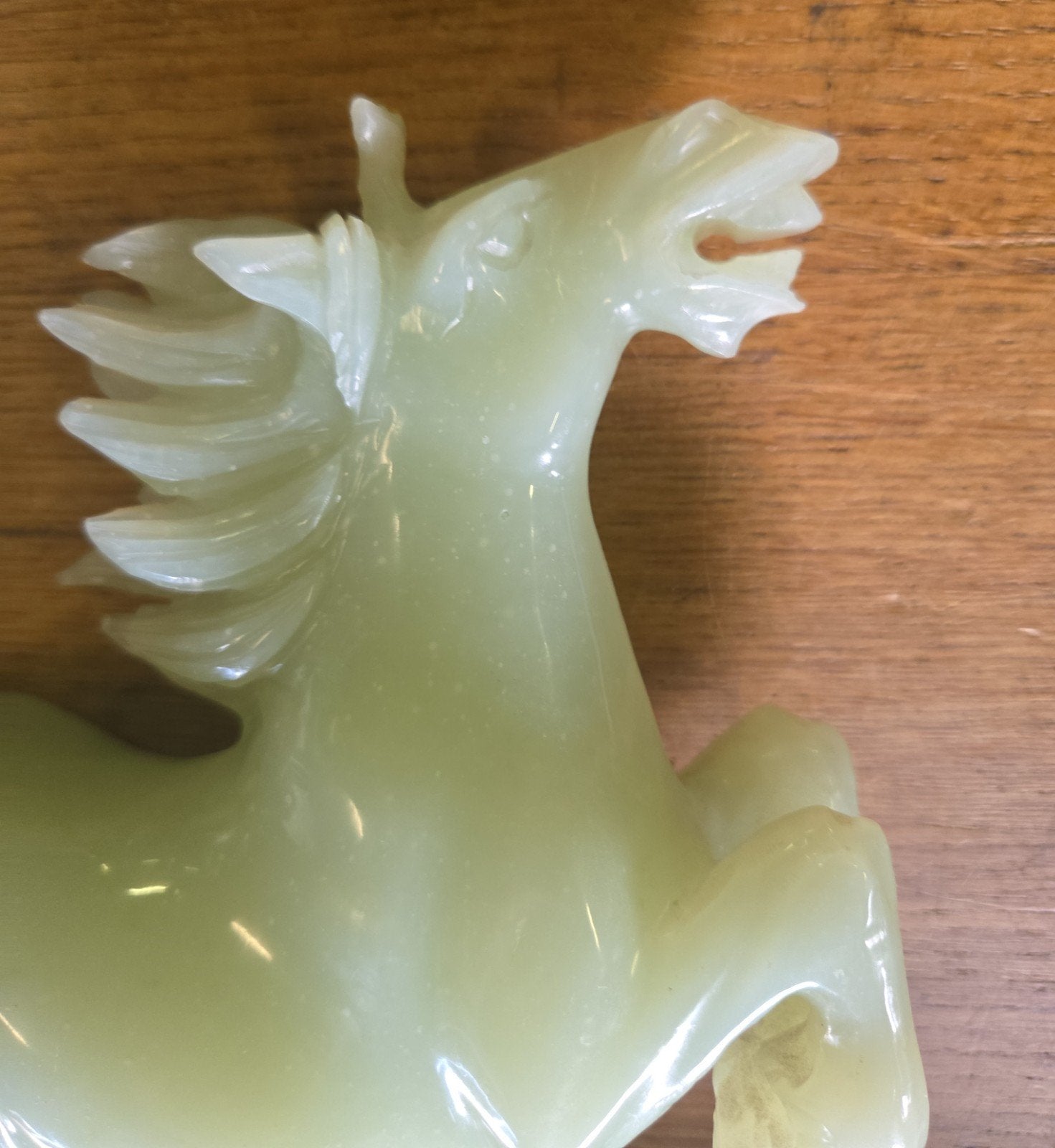 oud chinees galopperend paard jade, Antiek en Kunst, Natuurlijk materiaal, Ophalen of Verzenden, Groen, China
