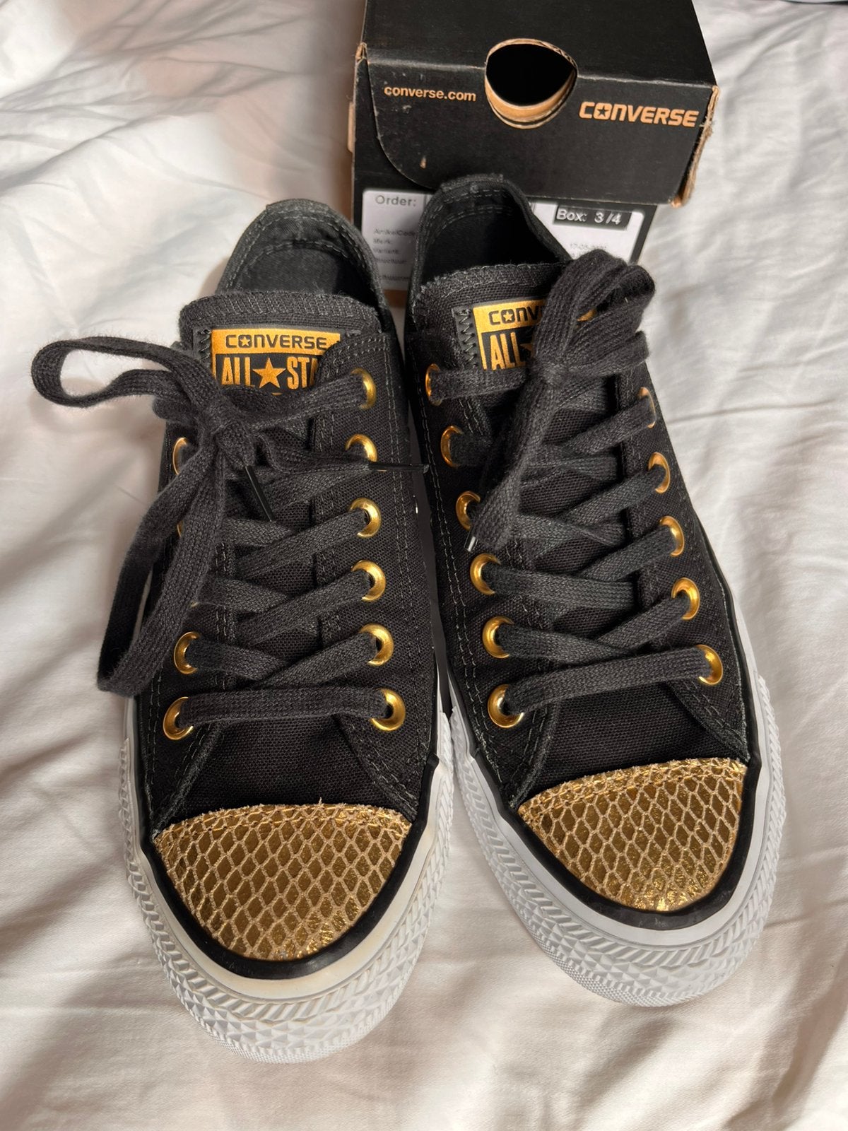 Converse All Stars zwart goud maat 37 Nieuw in doos!, Kleding | Dames, Schoenen, Ophalen of Verzenden, Zo goed als nieuw, Zwart