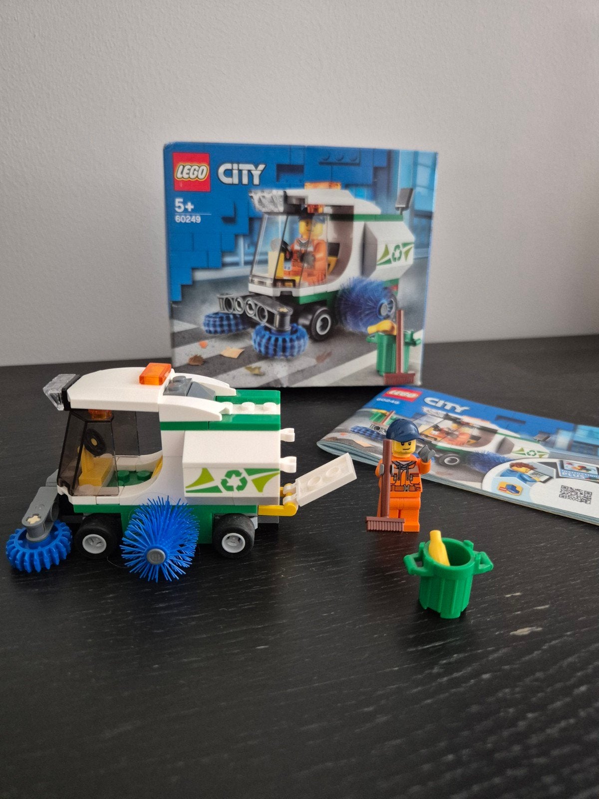 LEGO City 60249 Veegwagen - Compleet met doos en boekje, Compleet, City, Lego, Ophalen of Verzenden