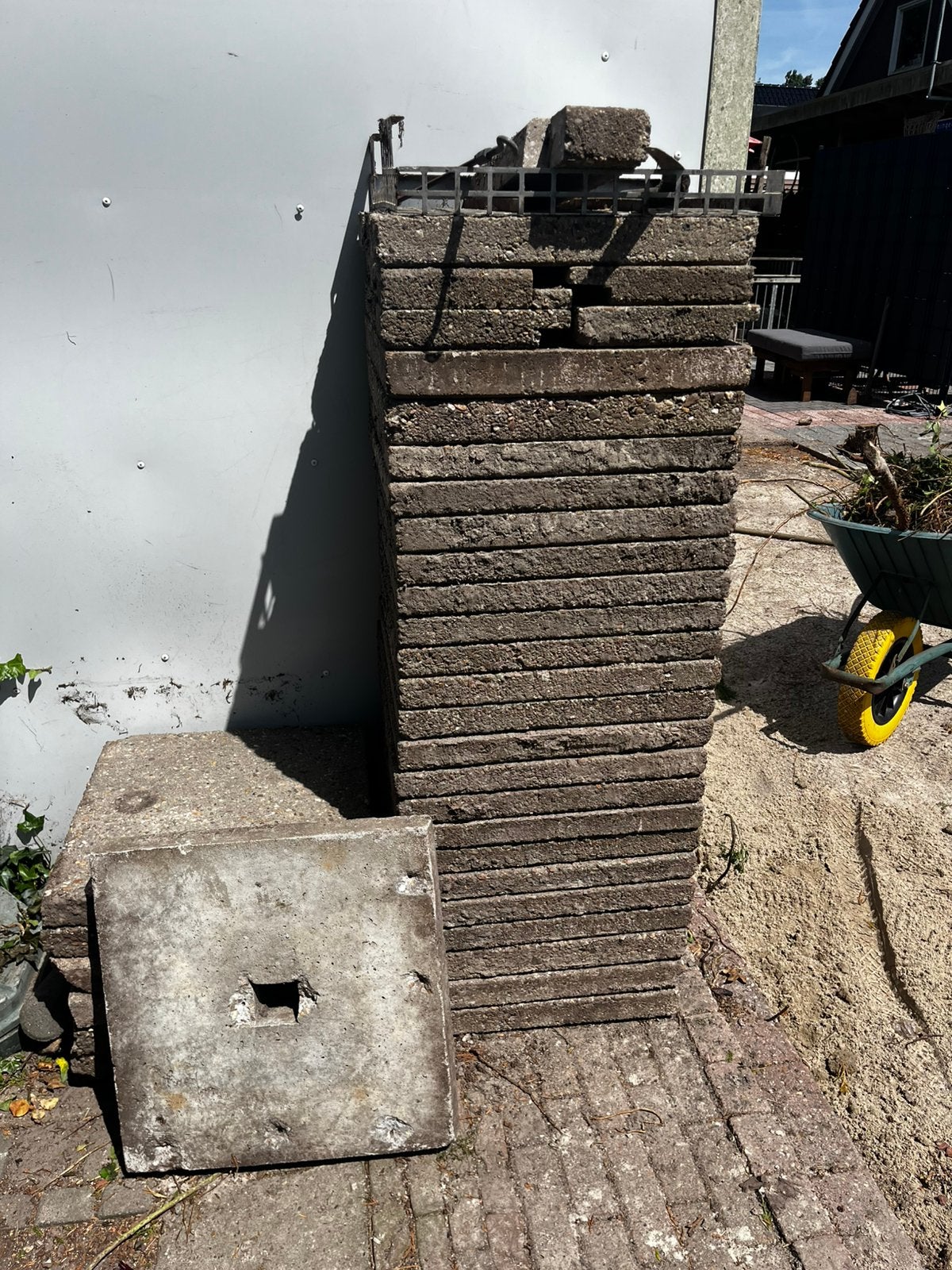 GRATIS Grote grindtegels / stenen paaltjes klinkers, Ophalen, Gebruikt, 10 m² of meer, Beton