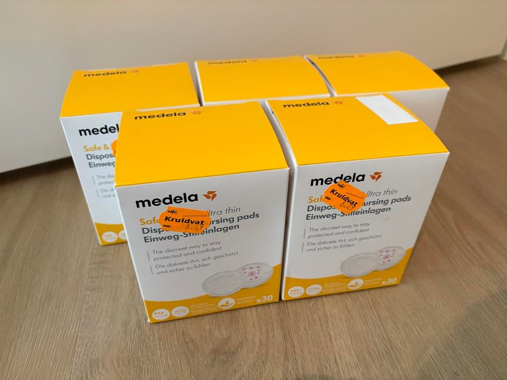 5x Medela Safe & Dry Ultra Thin Zoogcompressen (5x30 stuks), Ophalen of Verzenden, Nieuw