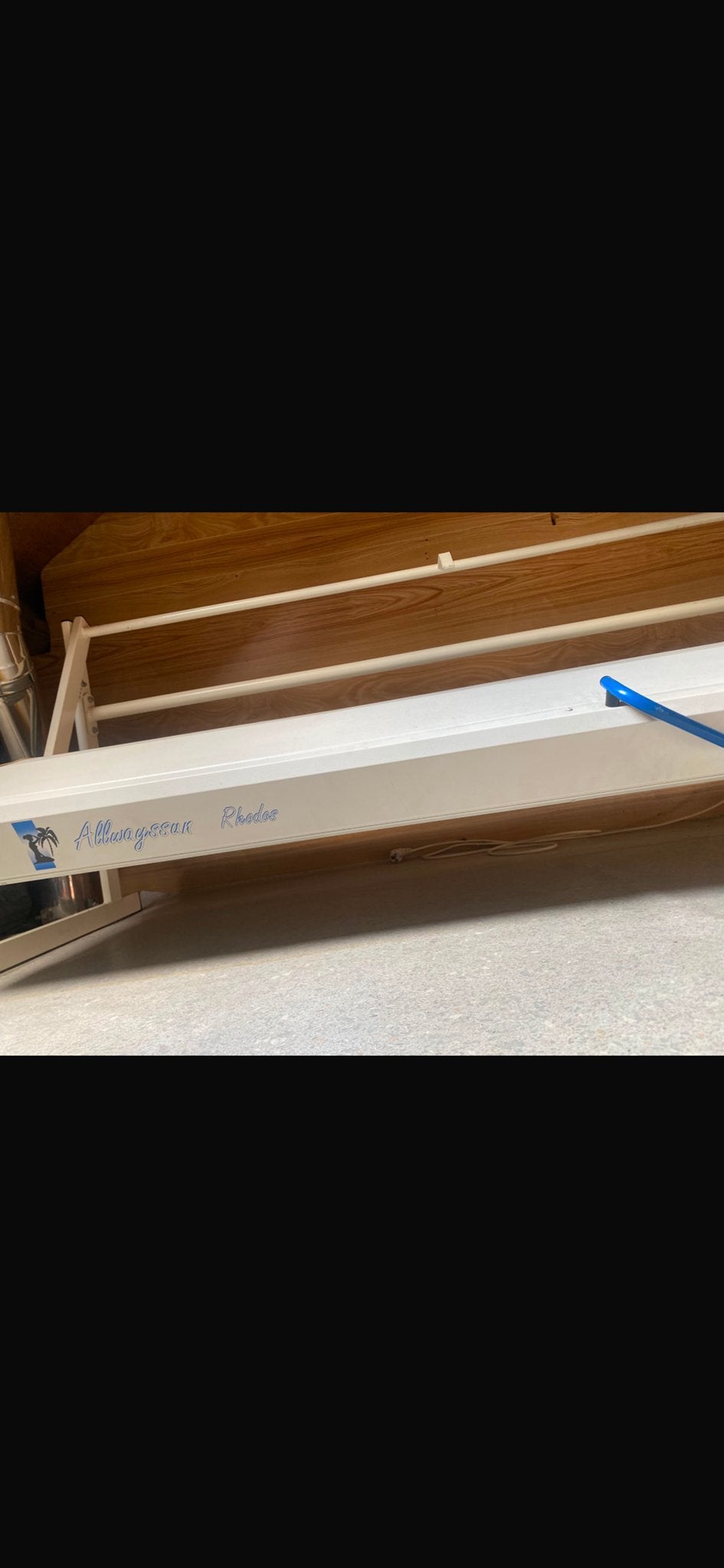 Zonnebank Allwaysun Rhodes - Gratis af te halen in Roermond, Witgoed en Apparatuur, Ophalen, Gebruikt, Zonnebank enkelzijdig, Minder dan 10 lampen