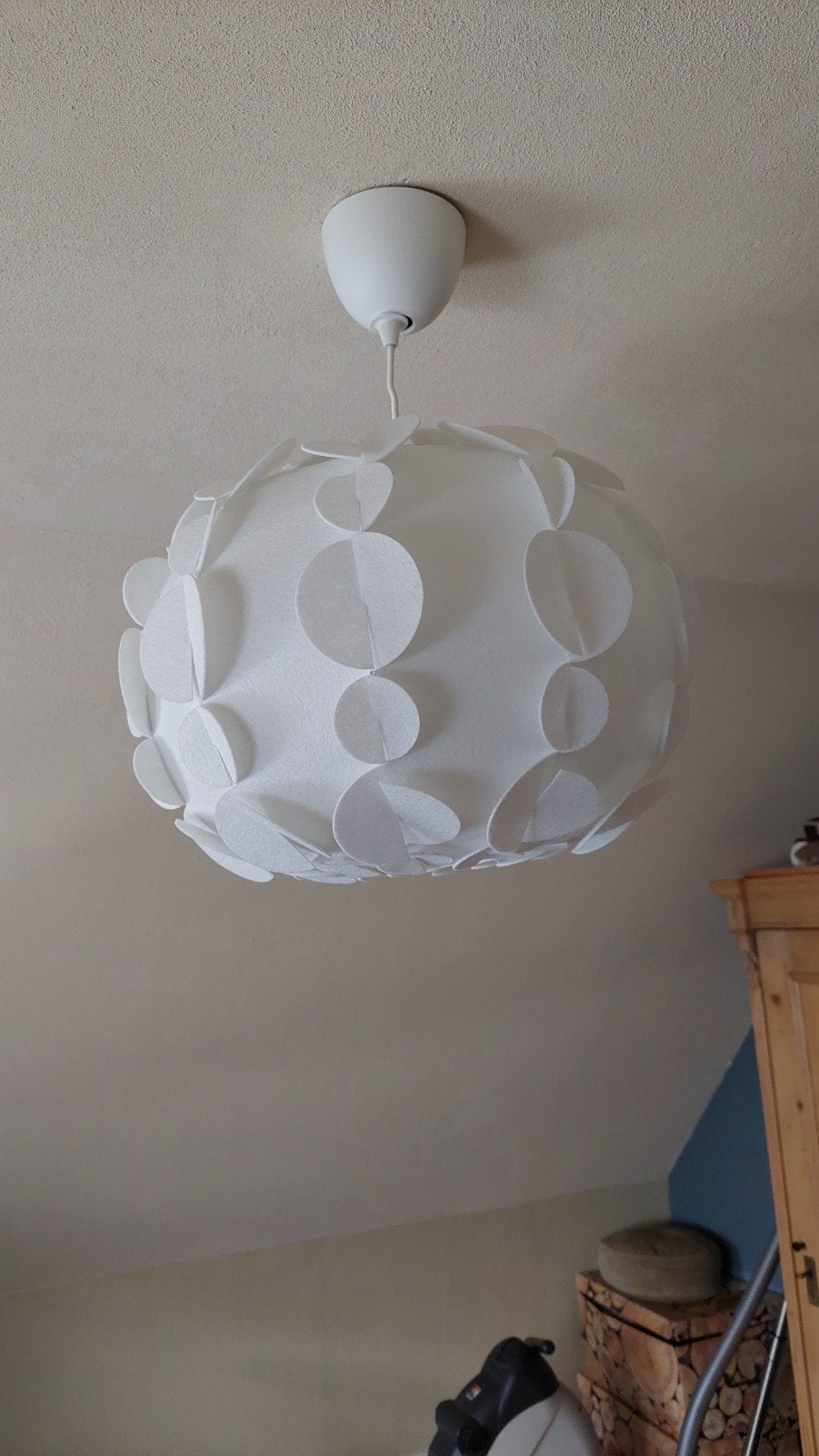 Ikea hanglamp, wit, vilt, Huis en Inrichting, Lampen | Hanglampen, Ophalen of Verzenden, Zo goed als nieuw