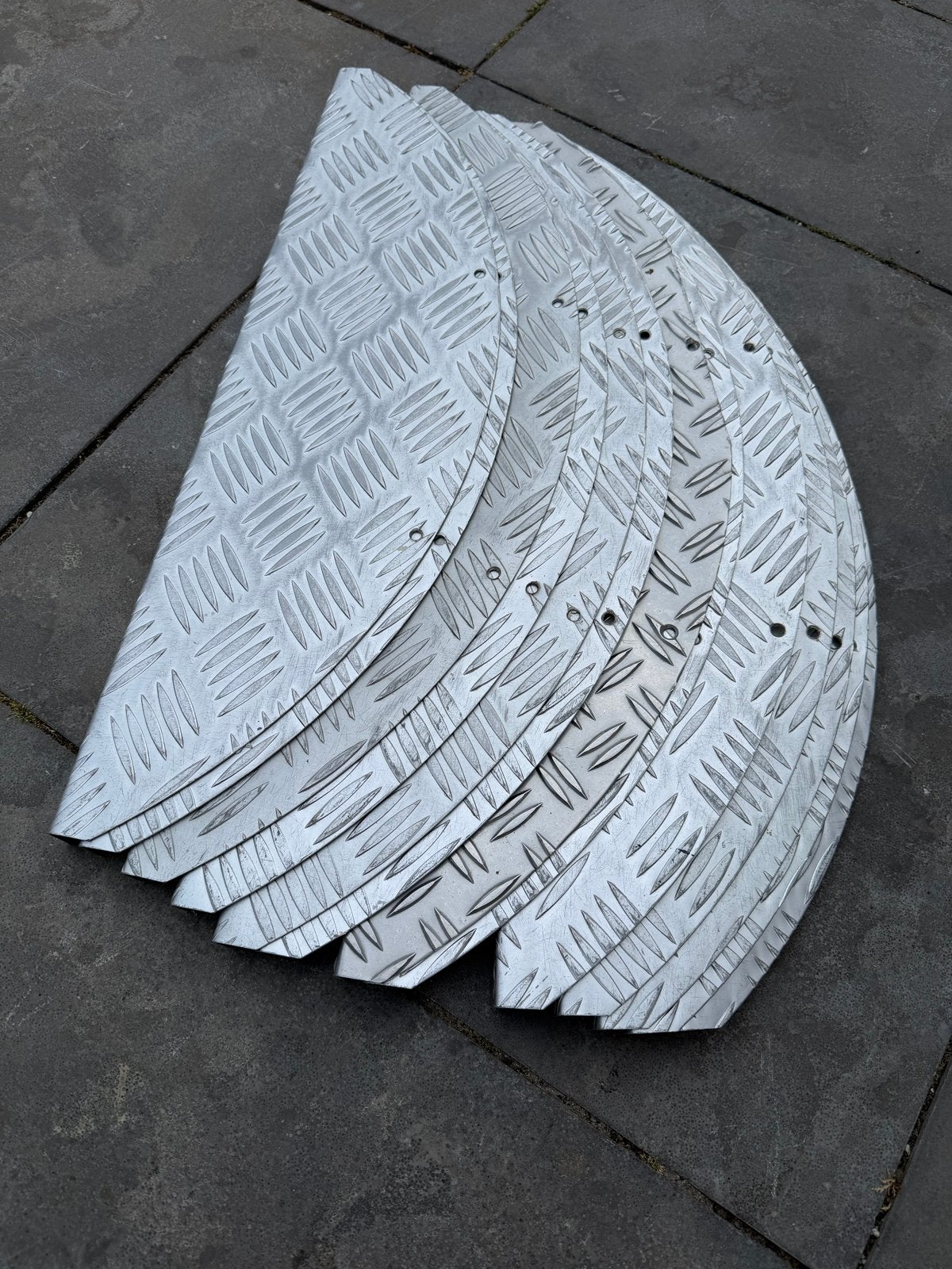 Aluminium tranenplaat segmenten, Ophalen, Gebruikt, Aluminium