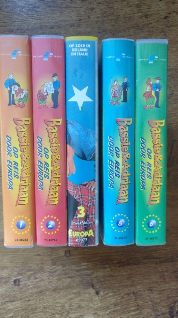 Bassie & Adriaan Op reis door Europa Delen 1,2,3,5,6, Cd's en Dvd's, VHS | Kinderen en Jeugd, Alle leeftijden, Ophalen of Verzenden