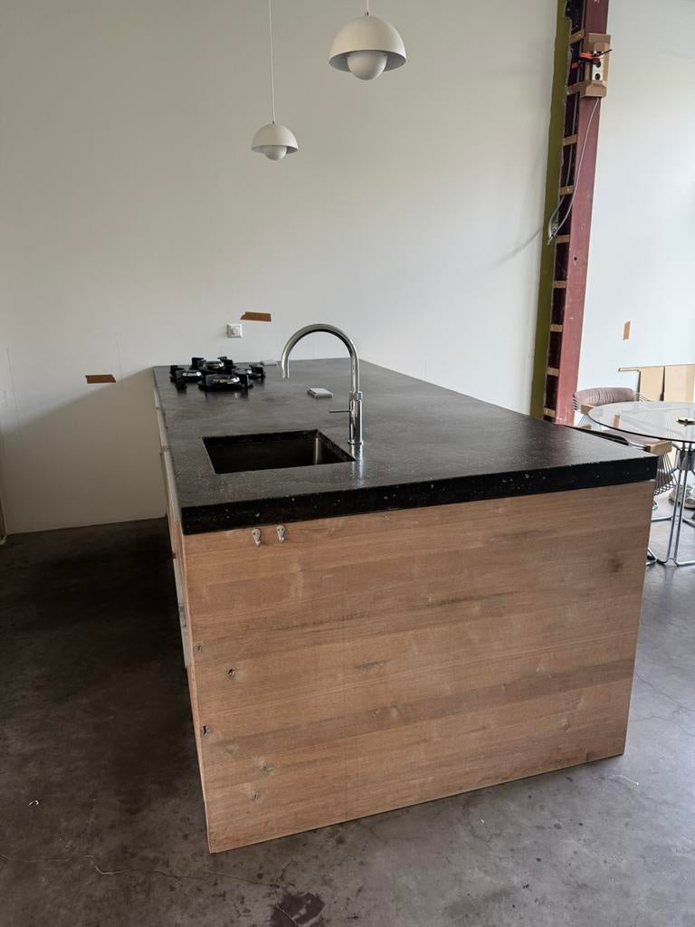 Keukeneiland met quooker en inbouwgaspitten, Ophalen, Zo goed als nieuw