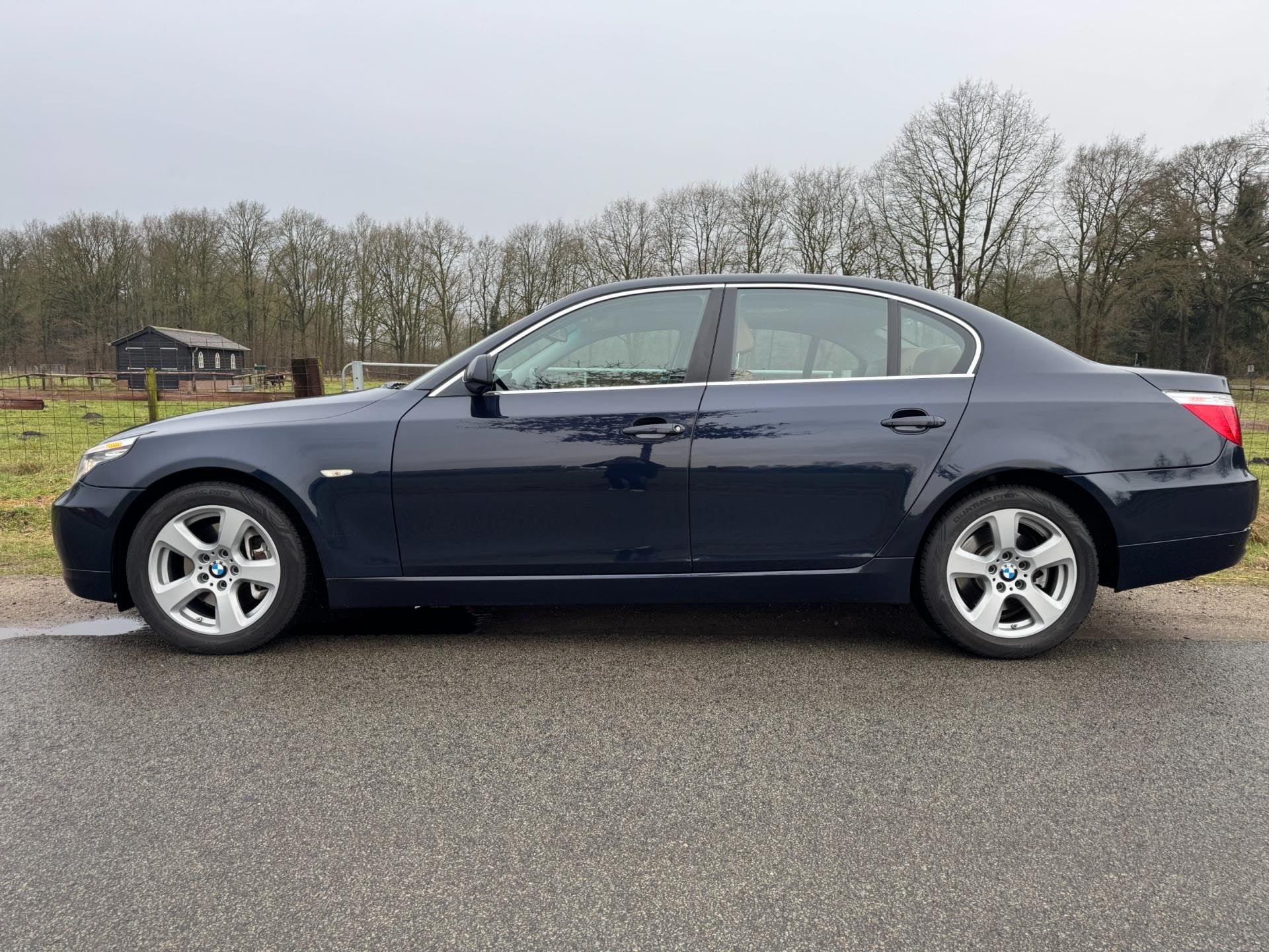 Bmw 5-serie 535XI 4wd prachtige auto 299pk, Auto's, BMW, Gebruikt, Blauw, Leder, Vierwielaandrijving