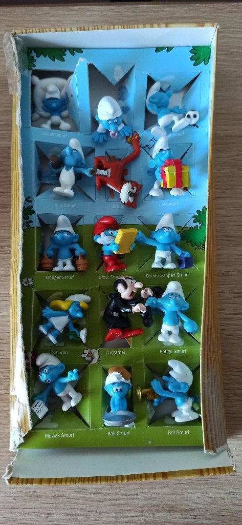 doos met 15 smurfen met paddenstoel huisje en losse smurfen, Ophalen of Verzenden, Zo goed als nieuw, Verschillende Smurfen, Poppetje, Figuurtje of Knuffel
