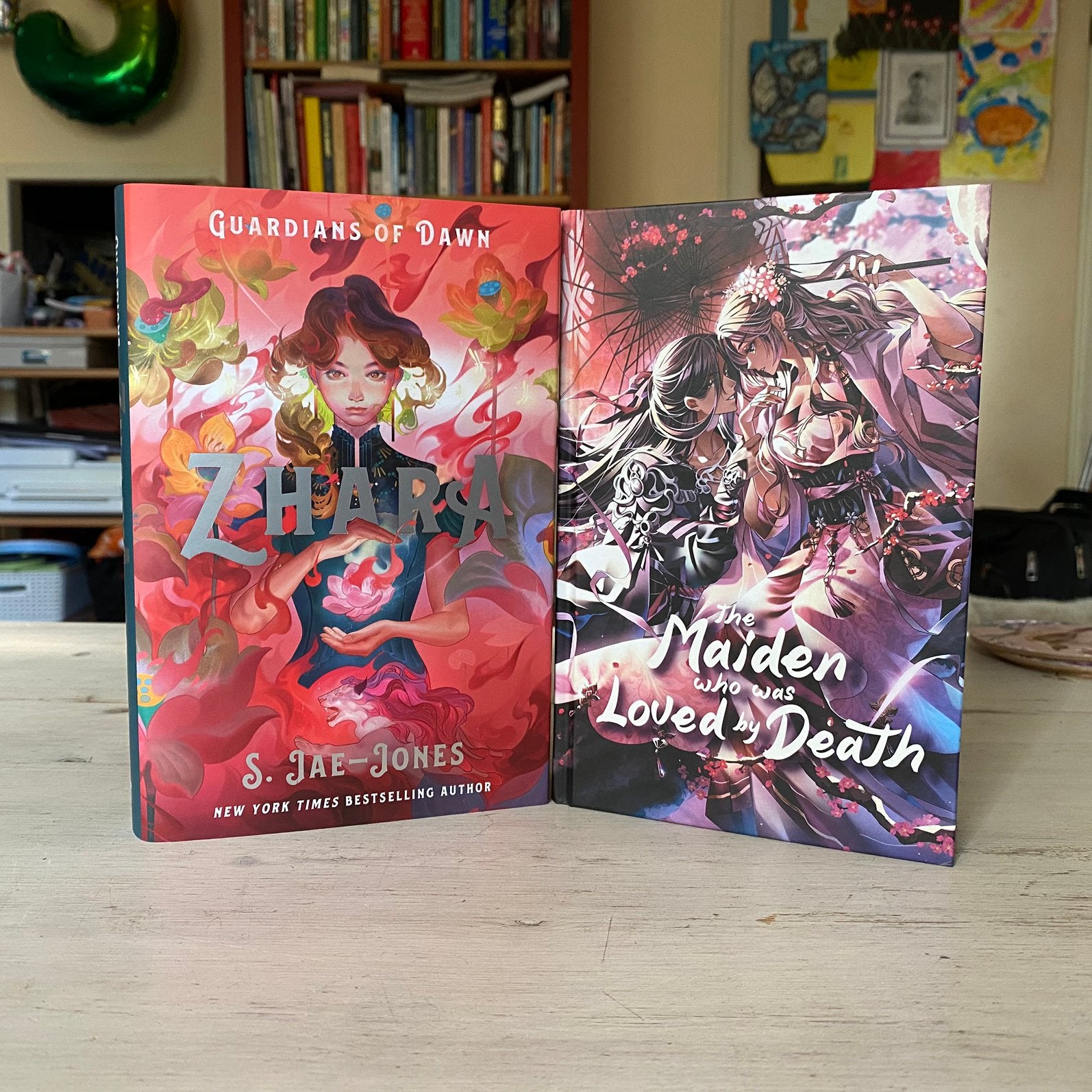 Gesigneerde illumicrate speciale editie Zhara, Ophalen of Verzenden, Zo goed als nieuw