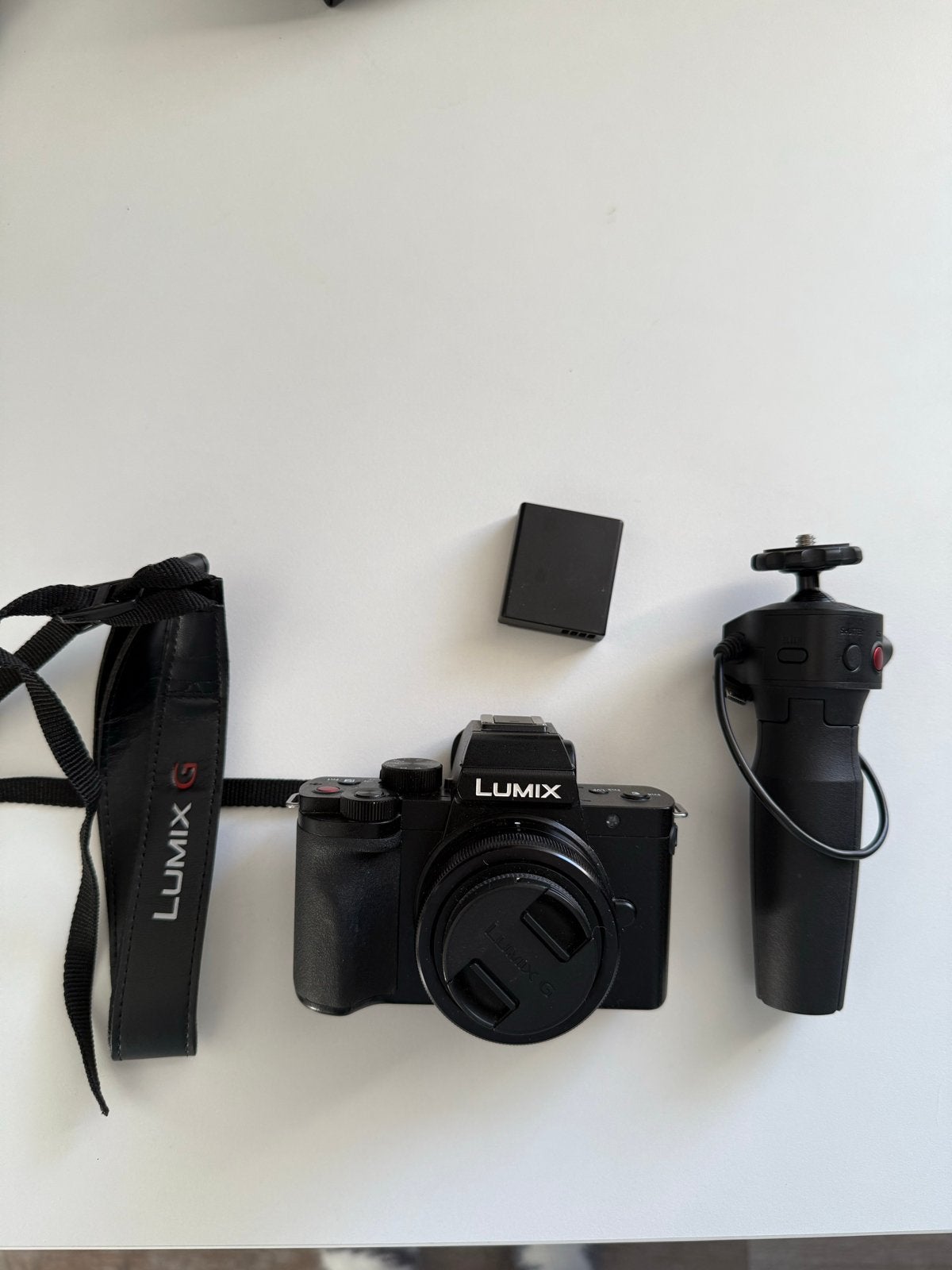 Panasonic Lumix G-100 systeemcamera met accessoires, Panasonic, Ophalen of Verzenden, Zo goed als nieuw, Accu