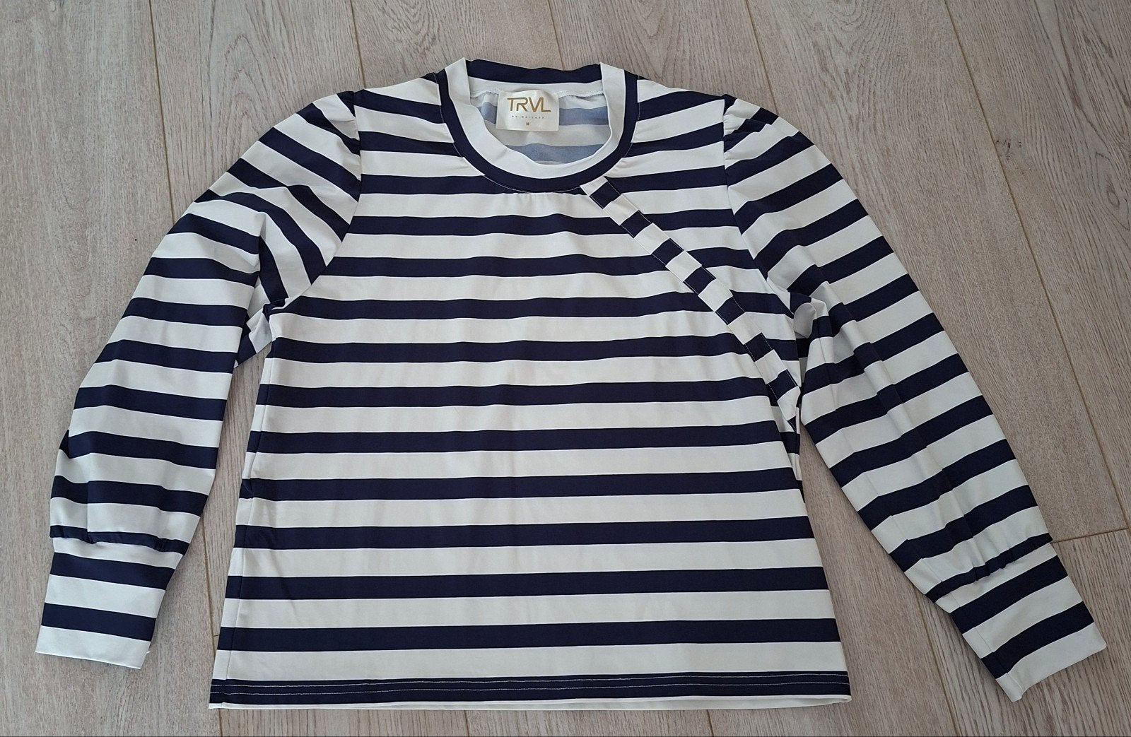TRVL by Maicazz Blouse - Blauw/Wit Gestreept - Maat M, Blauw, TRVL by Maicazz, Lange mouw, Gedragen