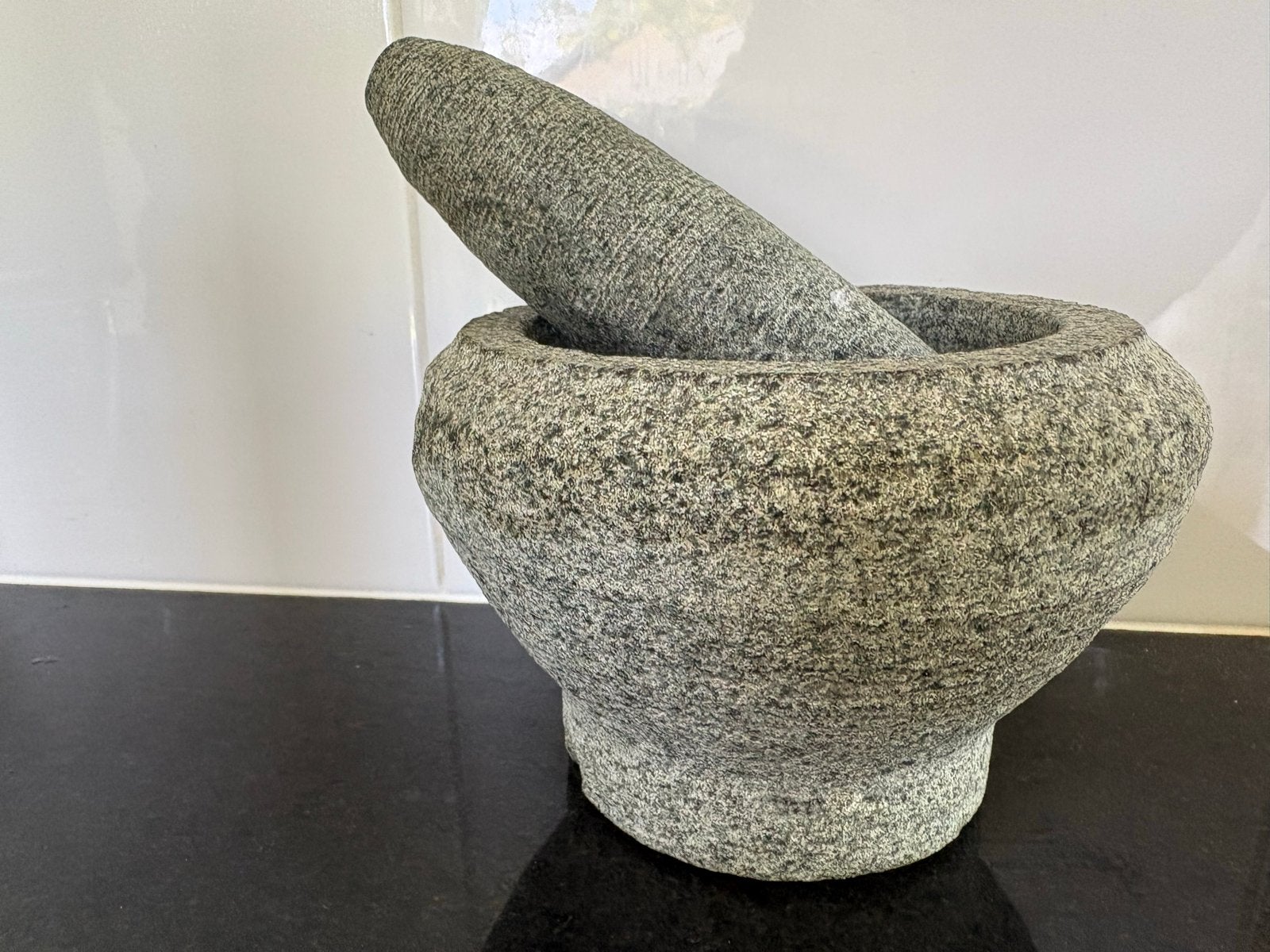 Robuuste granieten vijzel met stamper - 10cm diameter, Huis en Inrichting, Overige typen, Ophalen of Verzenden, Zo goed als nieuw