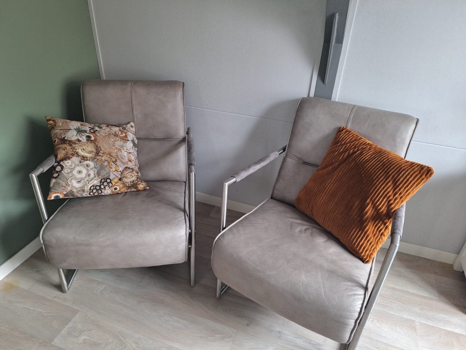 2 leren fauteuils, Ophalen, Zo goed als nieuw, 75 tot 100 cm, 50 tot 75 cm