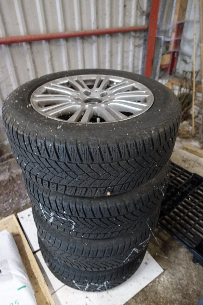 2 sets winterbanden op LM velgen zaten onder Mercedes, Ophalen, Gebruikt, 16 inch, Winterbanden