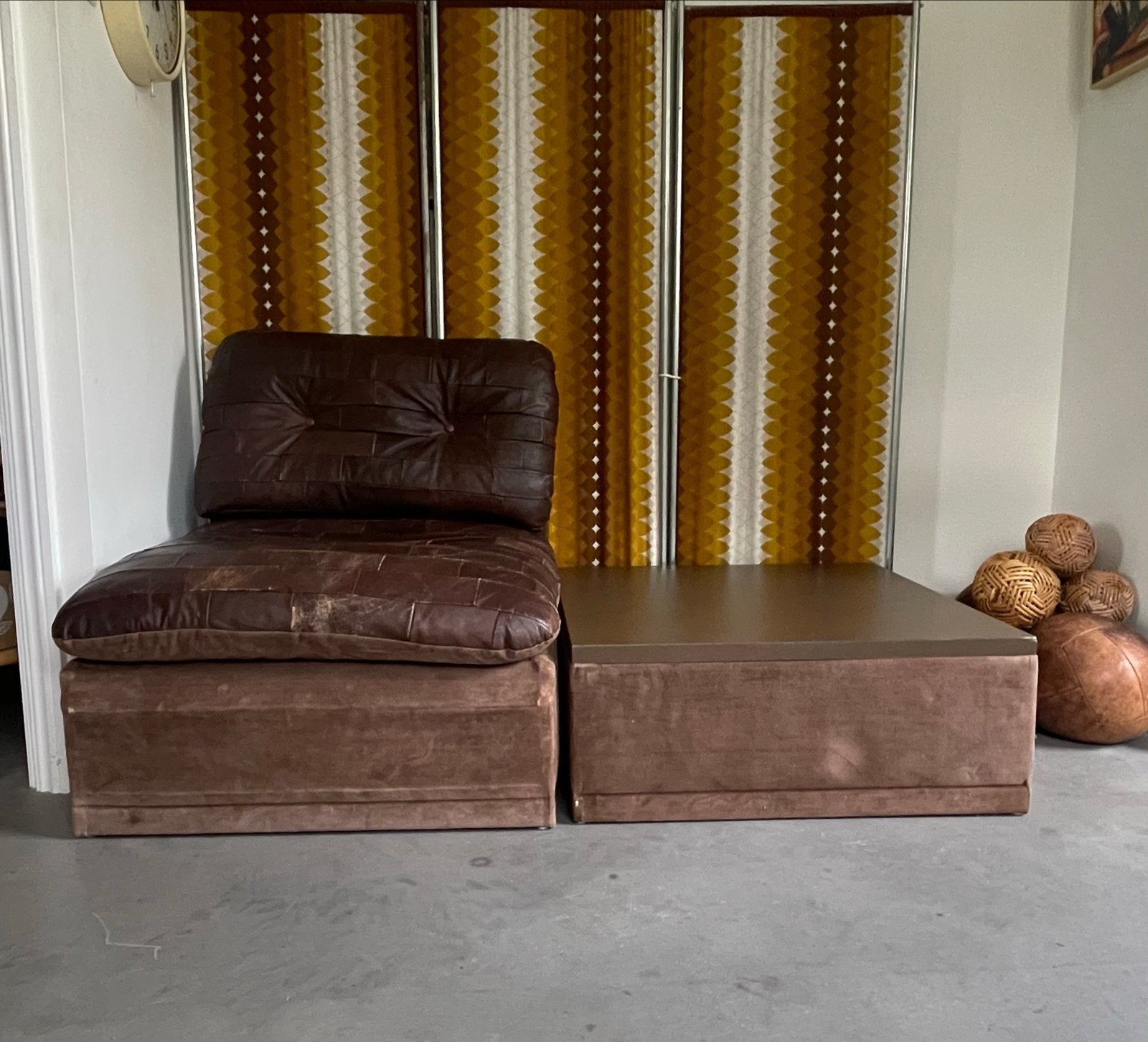 Vintage Modulaire Zitbank met Bijpassende Tafel, Antiek en Kunst, Antiek | Meubels | Stoelen en Banken, Ophalen