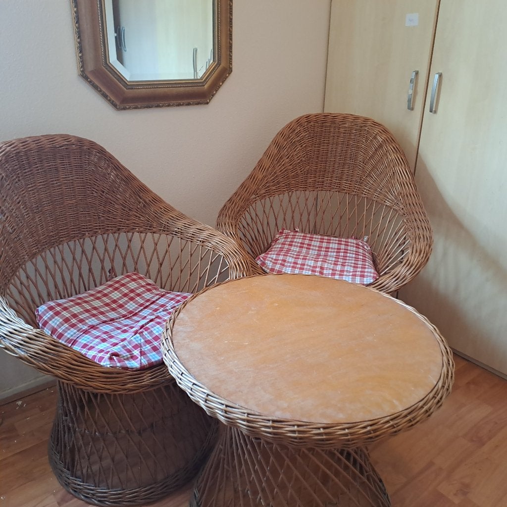 Rieten tafel met 2 stoelen retro, Overige materialen, Rond, 55 tot 75 cm, Zo goed als nieuw